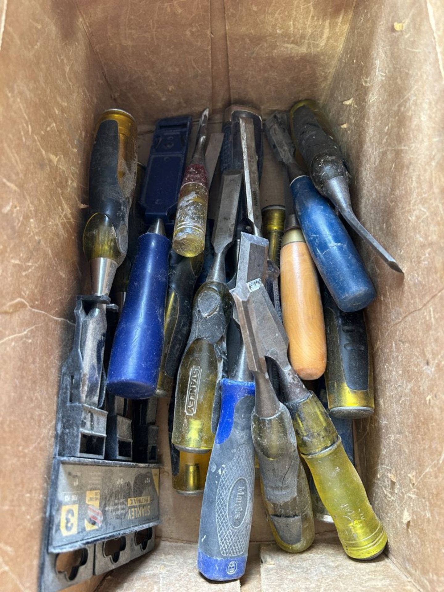ASSORTED DRILL BITS, DRILL DOCTOR, CHISELS, SCREWDRIVERS, ETC. - Image 3 of 10