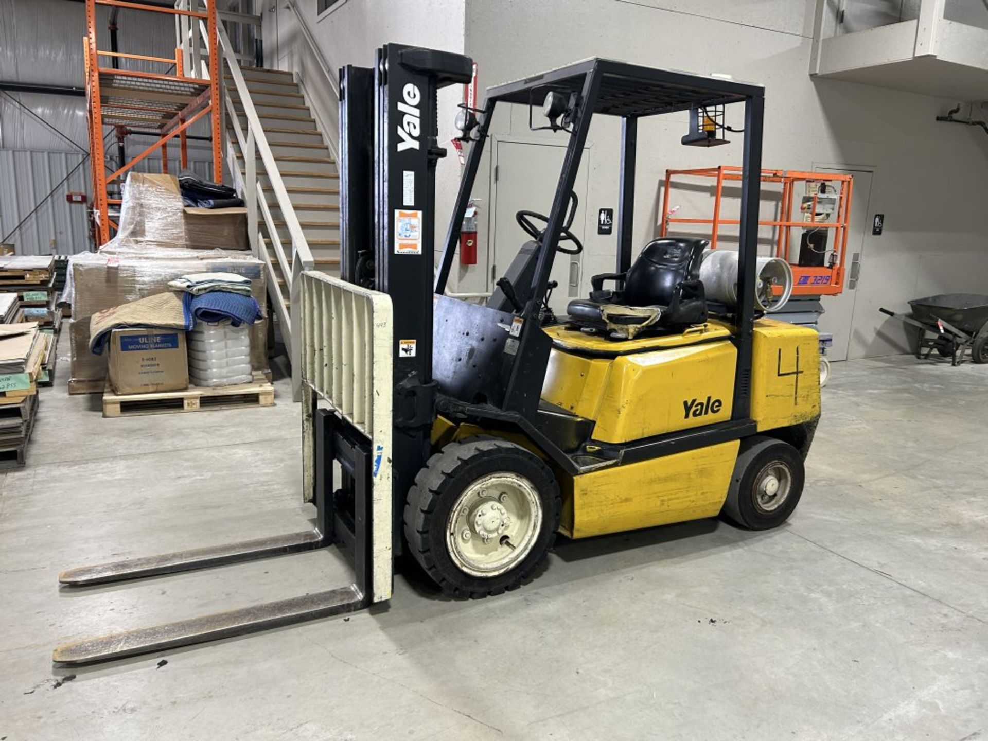 YALE GLP060TGEUAE087 FORKLIFT, 3-STAGE, 5800 LB CAPACITY, LP GAS, SOLID TIRES, 42'' FORKS, 8856.3