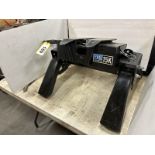 PRO SERIES 15K FIFTH WHEEL HITCH W/O RAILS - A17