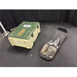 GERBER OUTDOOR KNIFE SET & TACKLE BOX