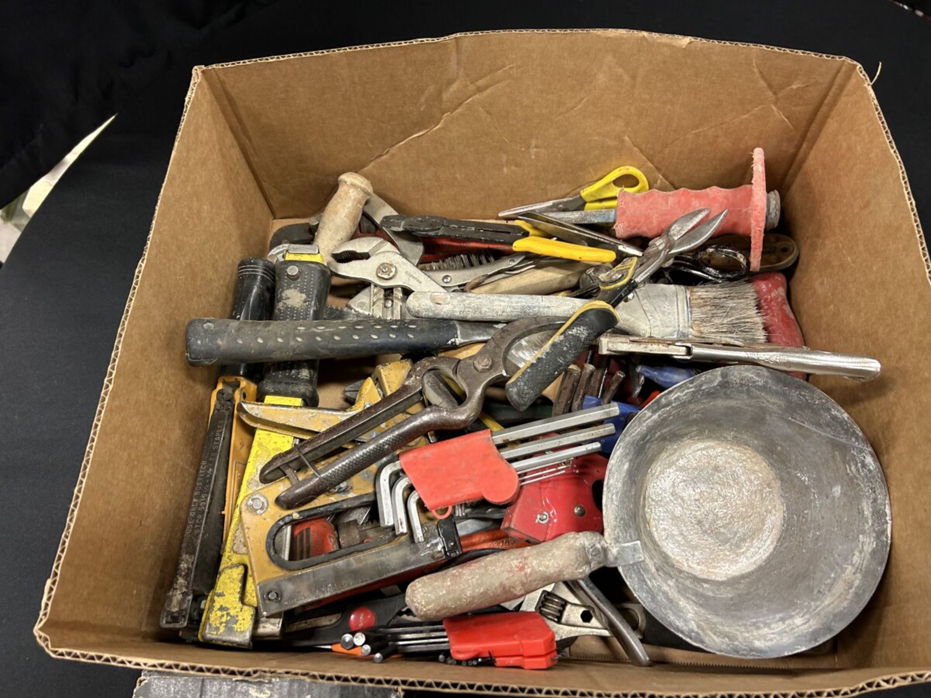 L/O - ASSORTED HAND TOOLS, B&D ANGLE GRINDER, HAMMERS, ALLEN KEYS ETC.… - Image 2 of 5