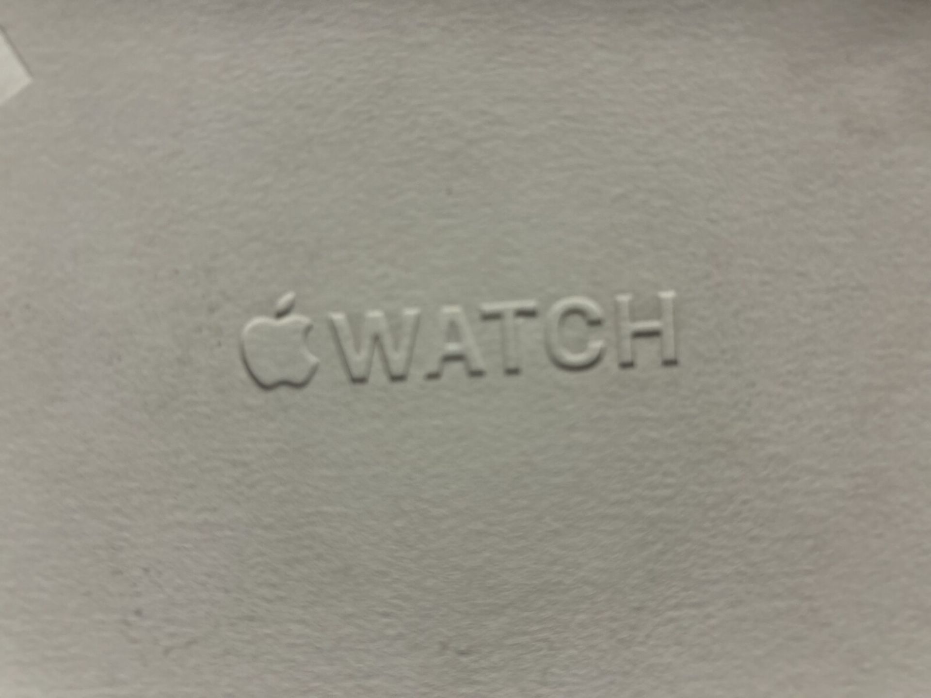 APPLE WATCH (NEW IN BOX) - A26 - Image 2 of 4
