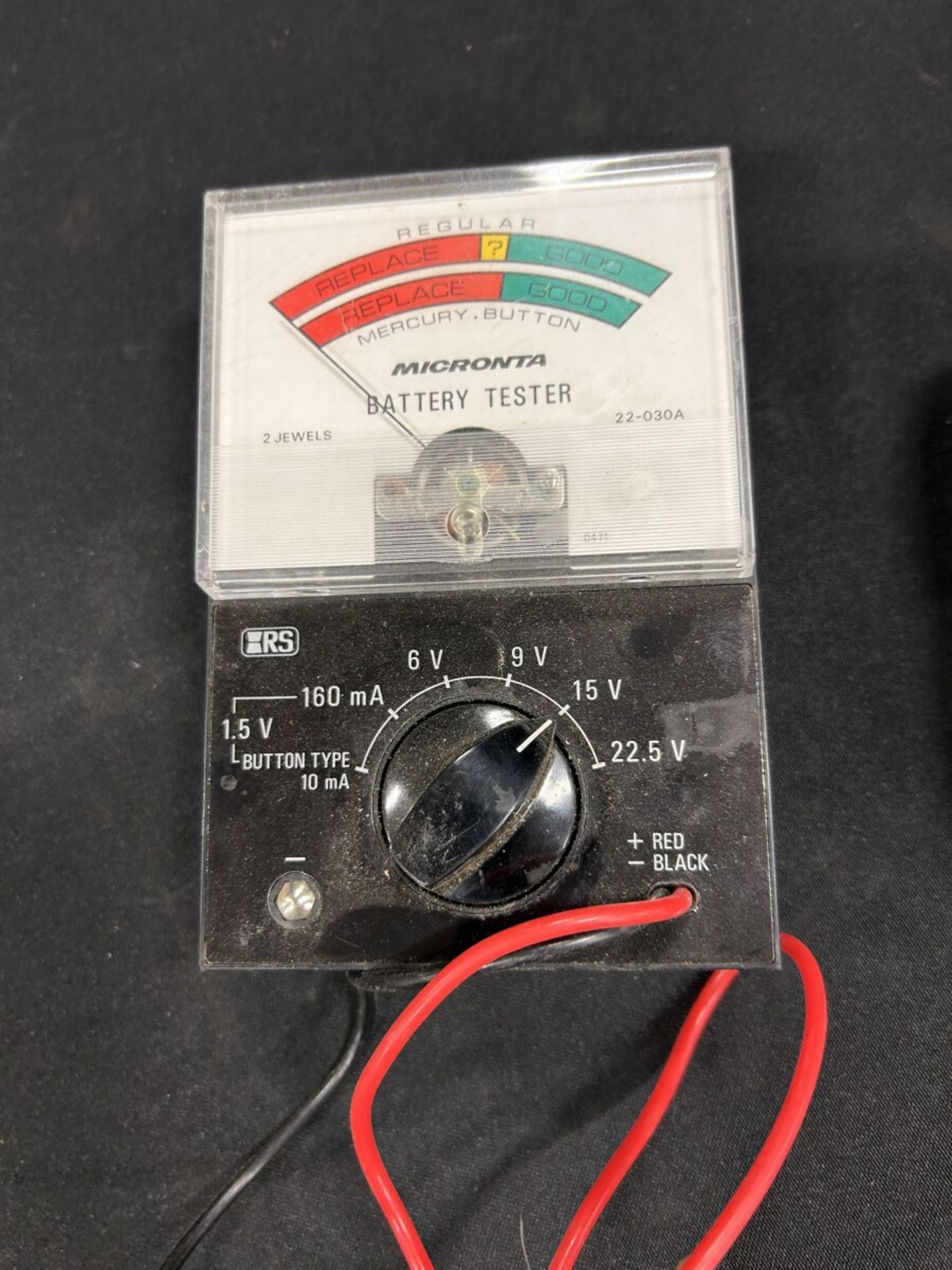 MICRONTA BATTERY TESTER W/ ASSORTED WIRE CONNECTORS - Image 2 of 6