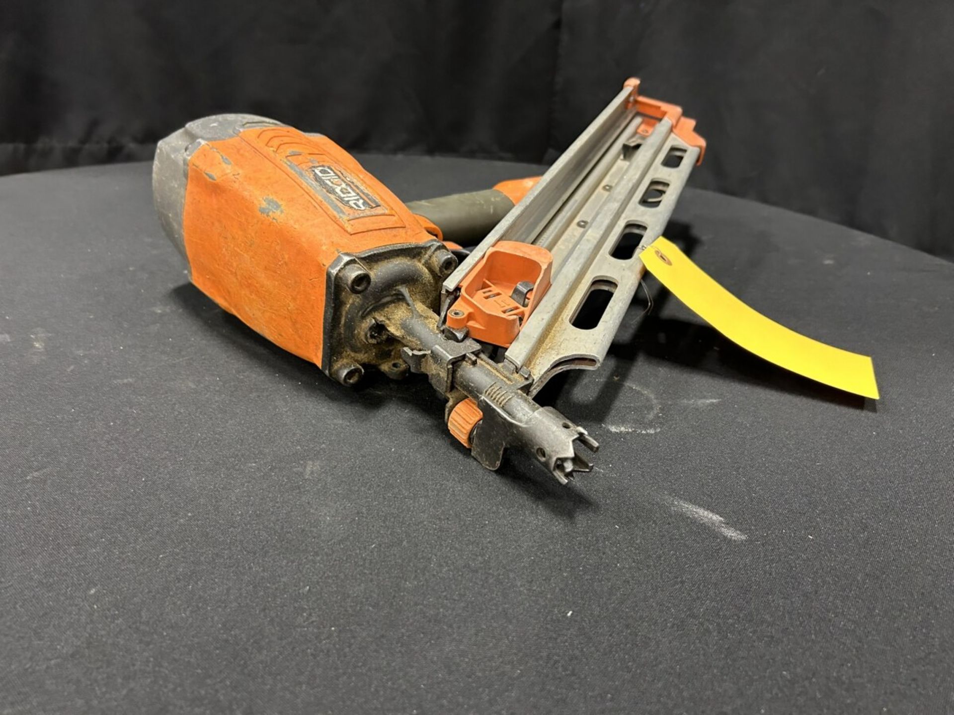 RIDGID MG FRAMING NAILER - Image 4 of 6