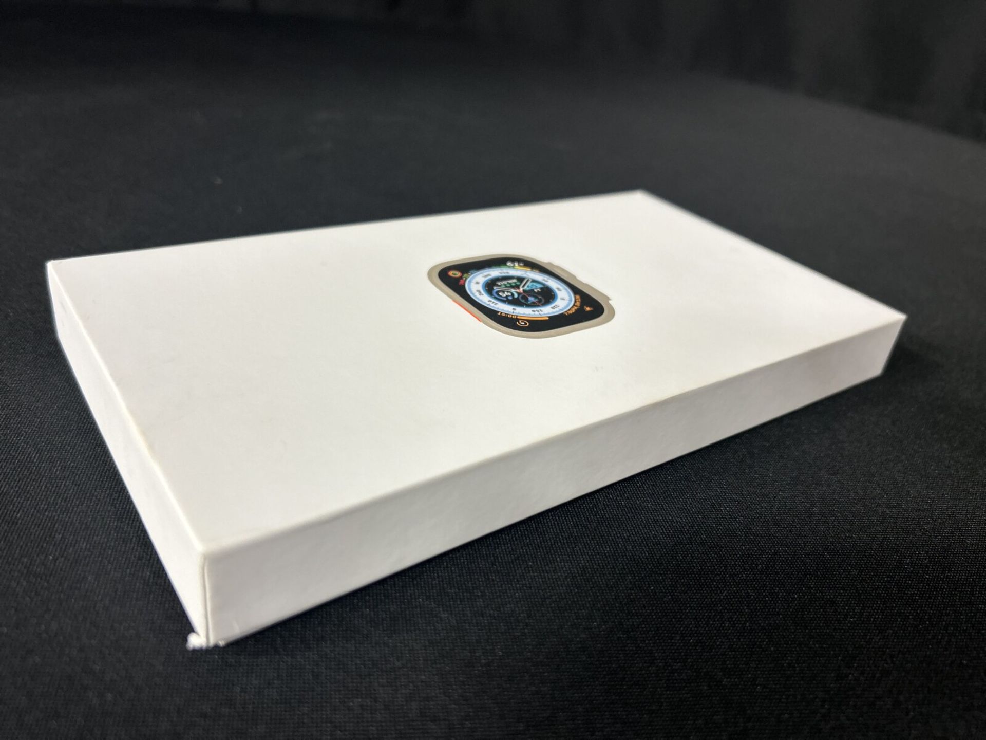 APPLE WATCH (NEW IN BOX) - A26 - Image 3 of 4