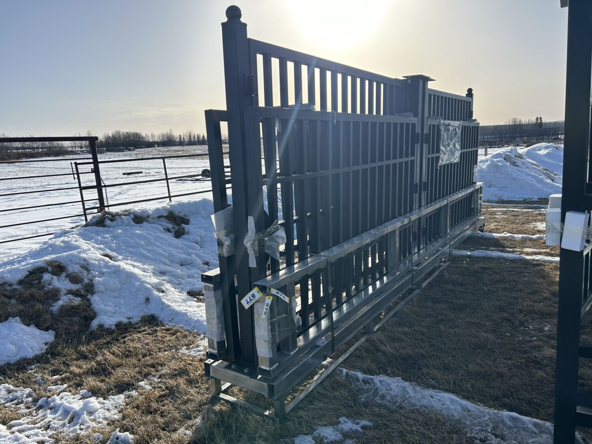 UNUSED 2024 STEELMAN 18 FT BI-PARTING GATE, 19 FT OPENING W/ POSTS AND GALVANIZED BASE - Image 5 of 9