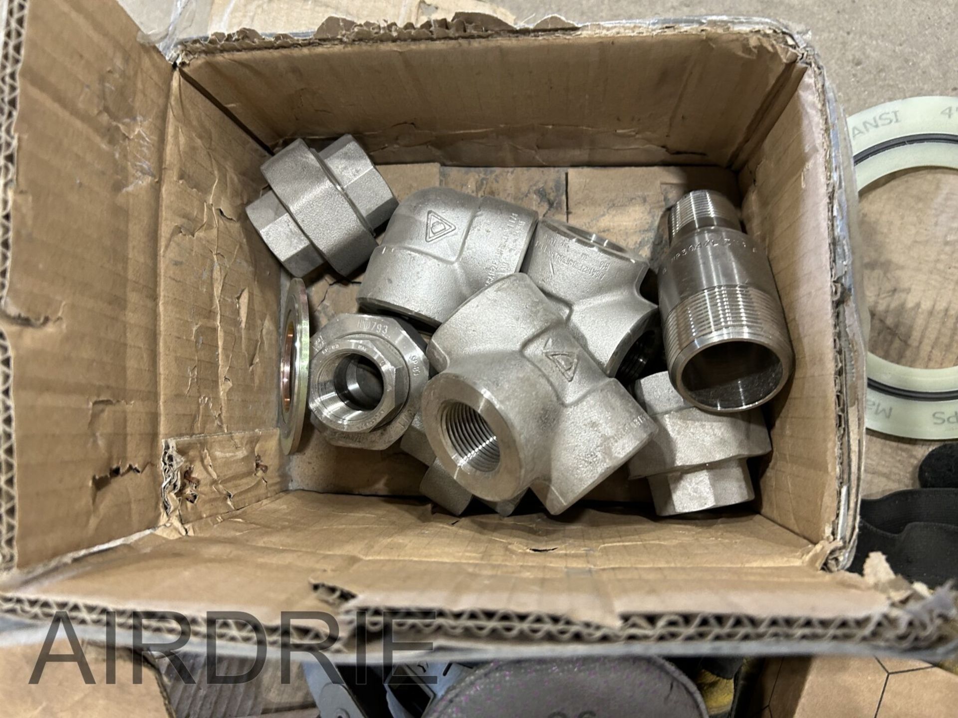 *OFFSITE* L/O ASSORTED STAINLESS UNIONS, FLANGES AND ASSORTED THREADED STUDS, BOLTS, GASKETS, ETC. - Bild 6 aus 6