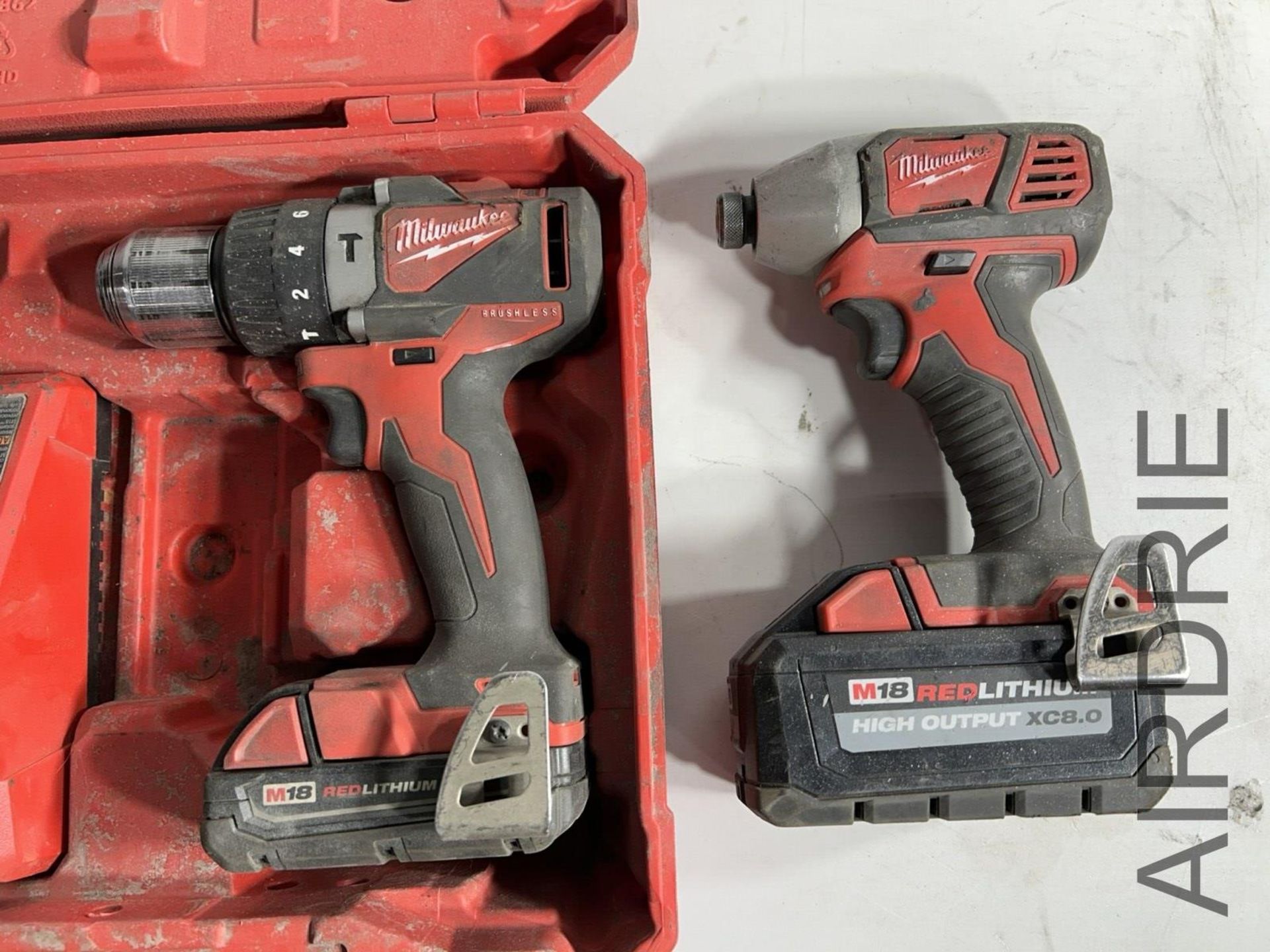 *OFFSITE* MILWAUKEE CORDLESS DRILL AND IMPACT DRIVER KIT W/ BATTERY AND CHARGER - Image 2 of 6
