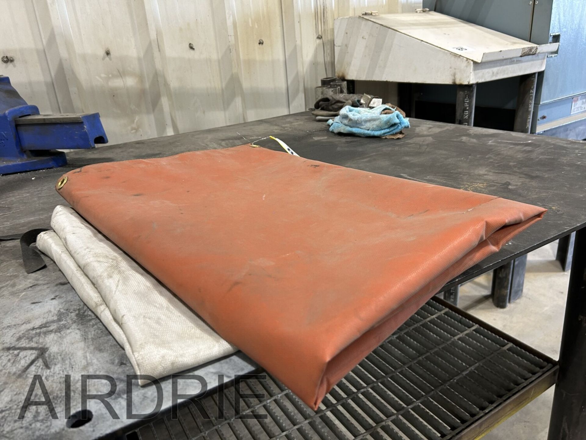 *OFFSITE* WELDING BLANKETS - Image 2 of 3