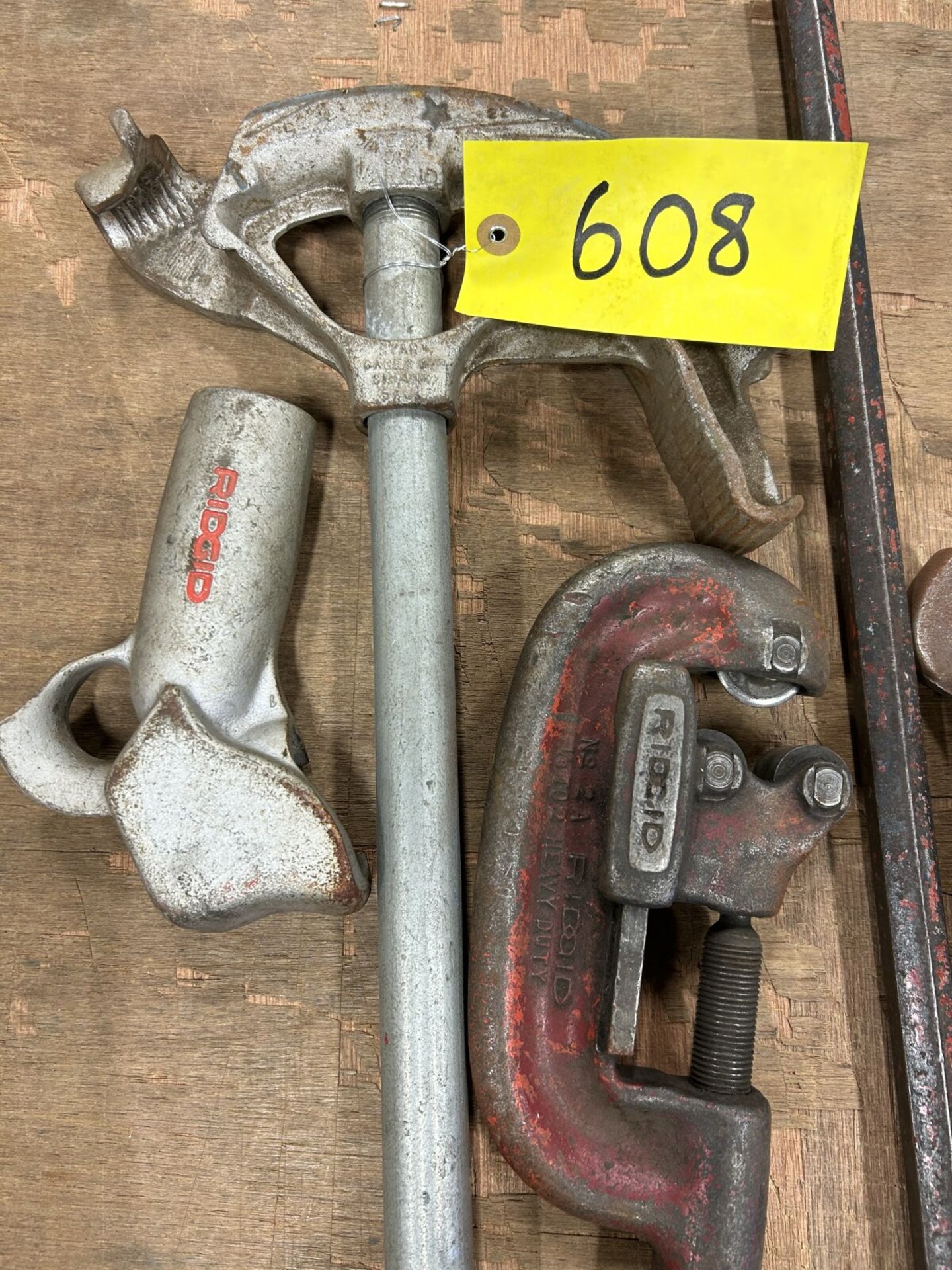 CONDUIT BENDERS, PIPE CUTTER, GN, CARPENTERS LEVELS, 1 1/8" SPUD WRENCH - Image 3 of 6