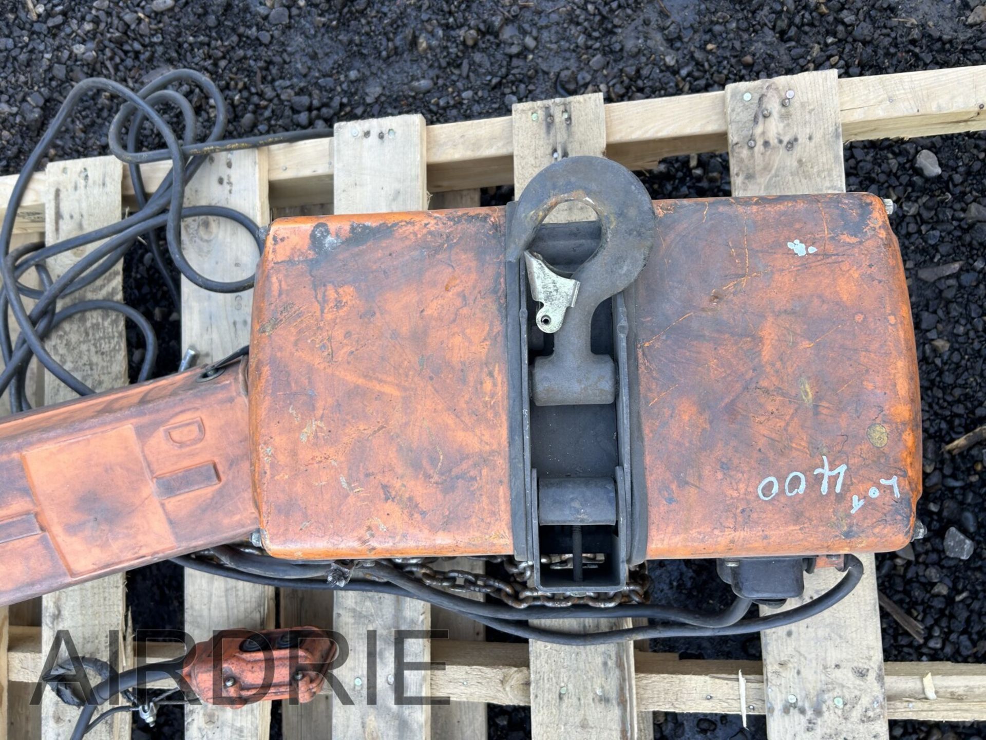 *OFFSITE* JET 1/4 TON ELECTRIC CHAIN HOIST 1/4 FI-1PH S/N: R093459004 - Image 6 of 6