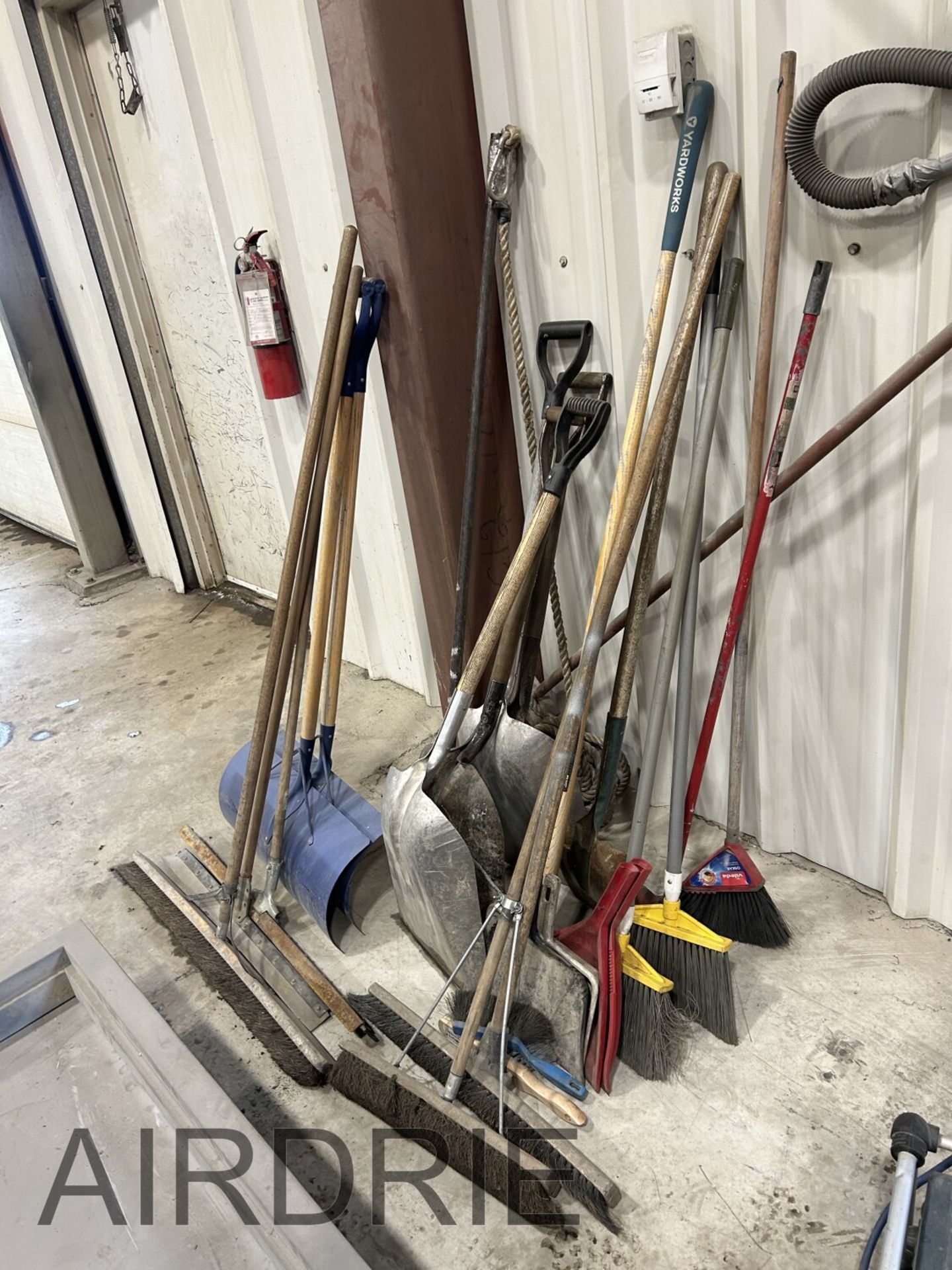 *OFFSITE* L/O ASSORTED SCOOP SHOVELS BROOMS, DUST PANS, SNOW SHOVELS, ETC.