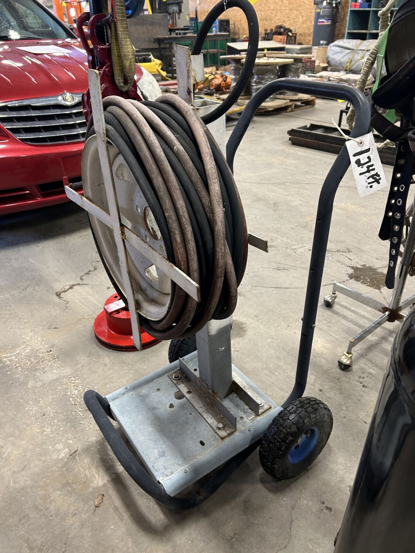 124' AIR HOSE MOUNTED ON ROLLING CART - Image 3 of 3