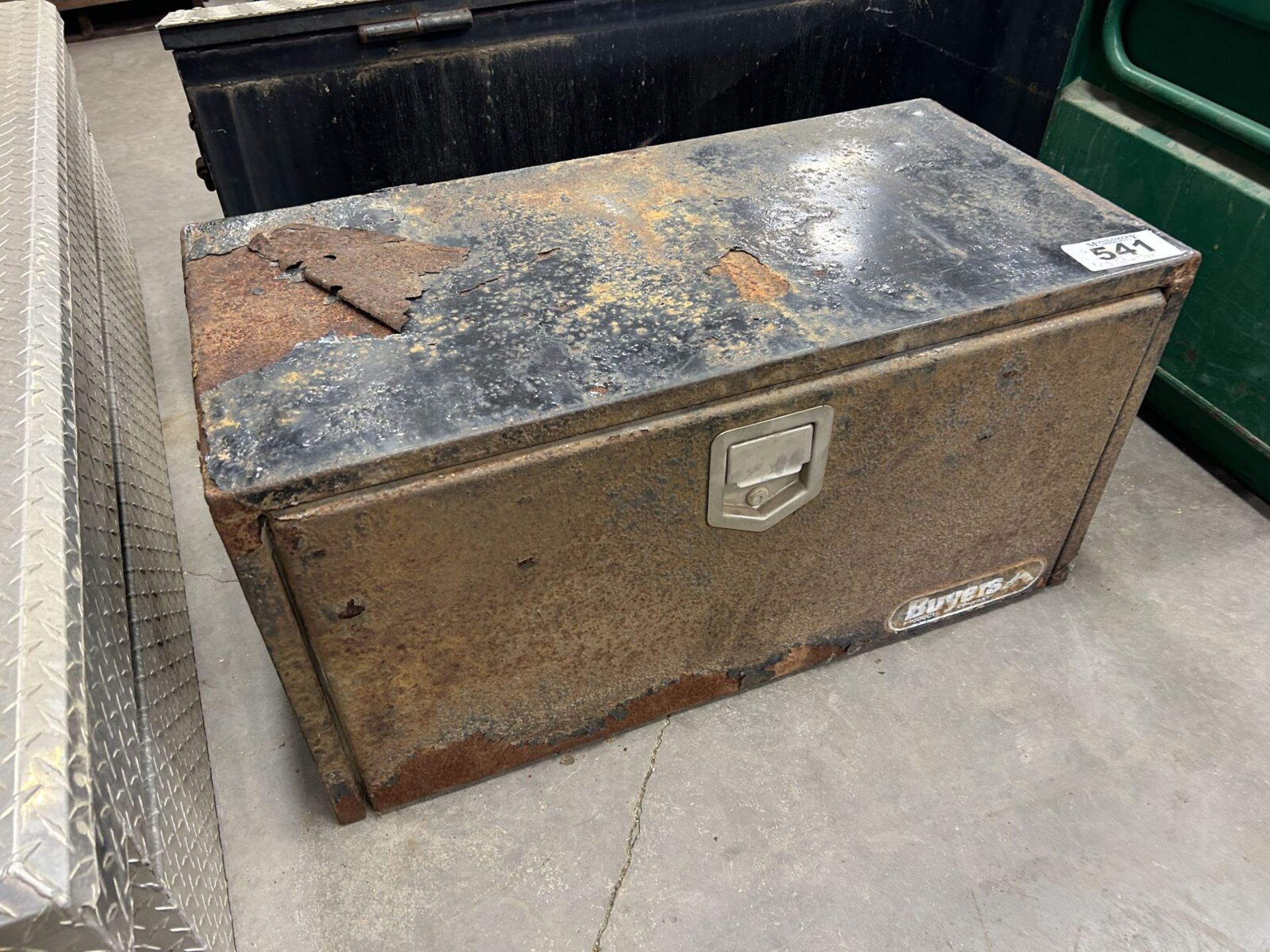 BUYERS HEAVY TRUCK TOOL BOX 36"x18"x18" (LATCH BROKEN, CONTENTS UNKNOWN) - Image 2 of 3