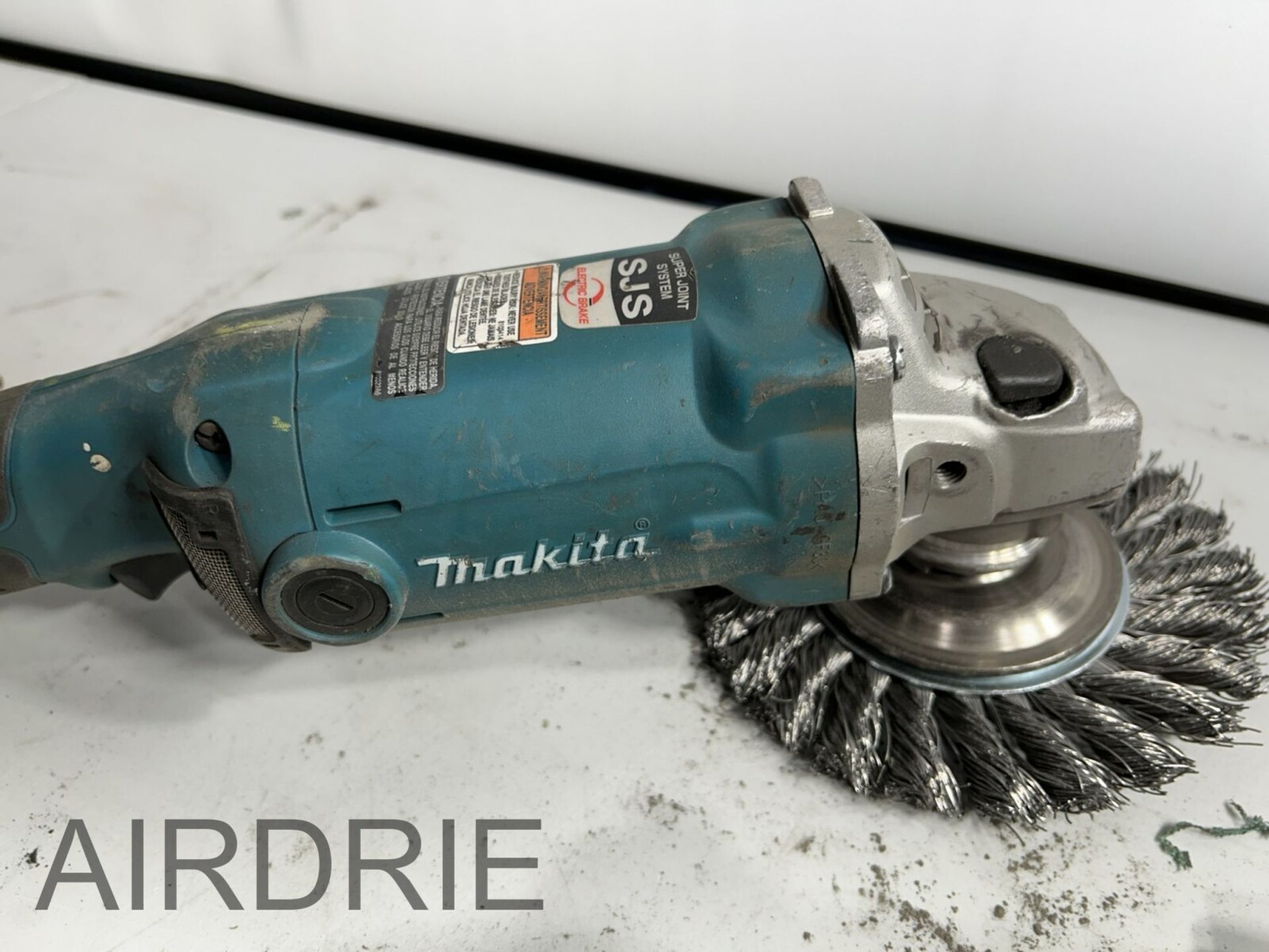 *OFFSITE* 2-MAKITA ELEC. 5" ANGLE GRINDERS - Image 3 of 5