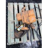 *OFFSITE* KITO 500LB ELECTRIC CHAIN HOIST MOD. # EF2-0101, 1-PH, 115V S/N: 112555