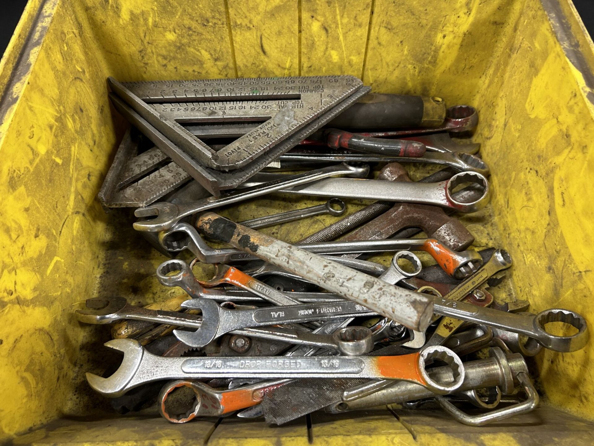 L/O - ASSORTED HAND TOOLS - Image 2 of 5