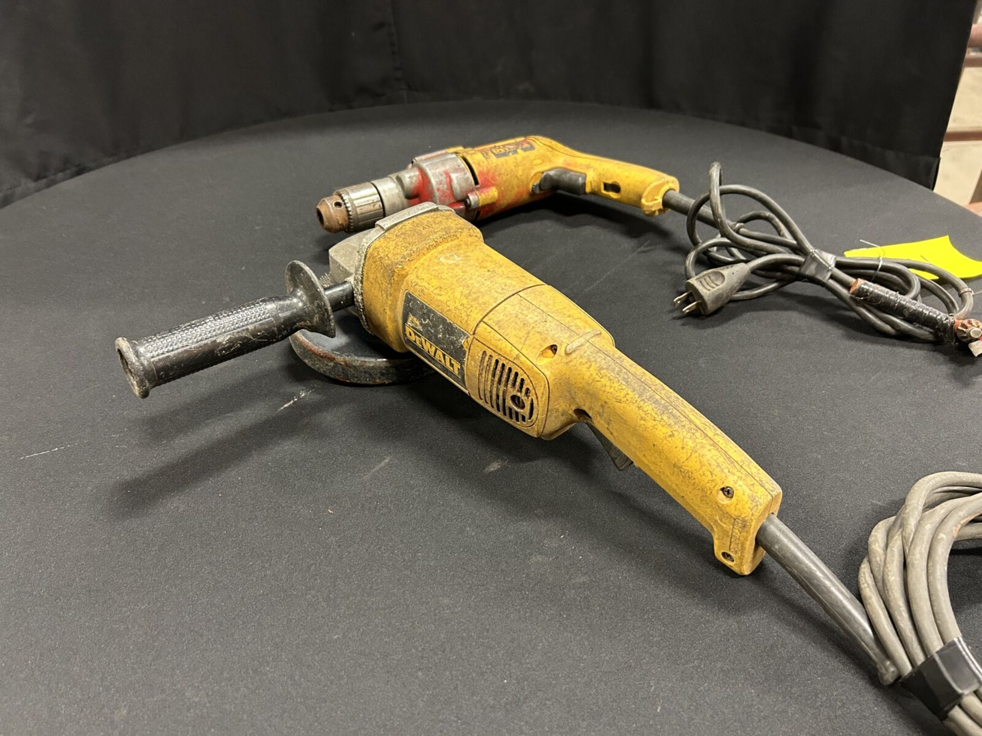 DEWALT SIDE GRINDER, 1/2" DRILL