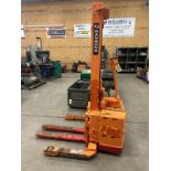 RAYMOND 2000LB ELECTRIC PALLET JACK, 2889 HRS, S/N: WTST-C-6784, MODEL: 2ST-36-37-124-4