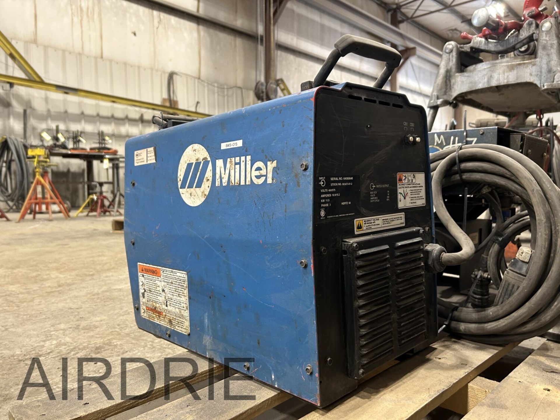 *OFFSITE* MILLER XMT 304 CC/CV DC INVERTER ARC WELDER S/N KK065640 AND MILLER WIRE FEEDER - Image 4 of 8