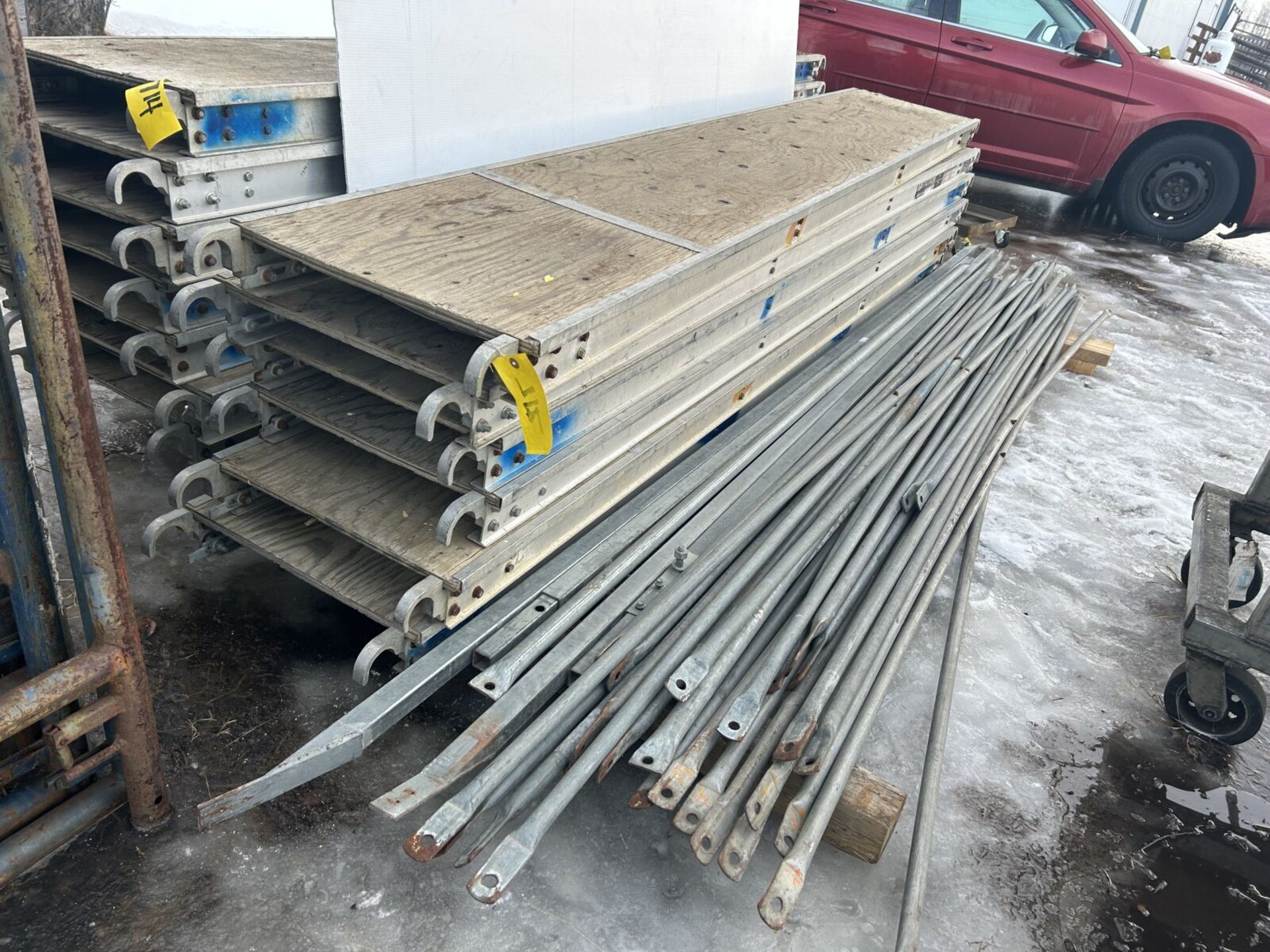 27-5FTX5FT SCAFFOLD FRAMES IN RACK W/ WHEELS, 7-10FT DECKING PLANKS, ASSORTED X-BRACING - Image 5 of 5