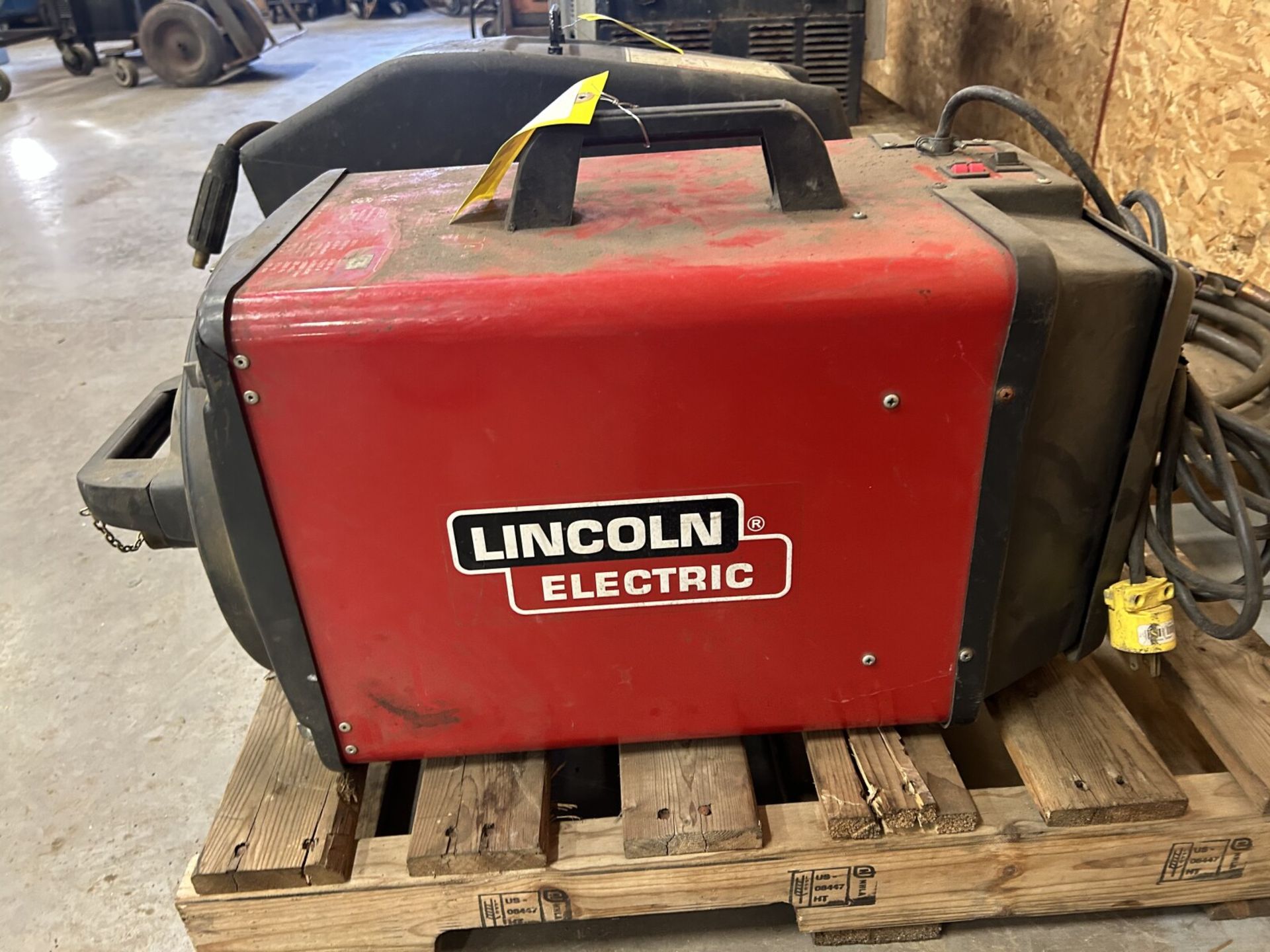 LINCOLN WELDING SMOKE SUCTION MACHINE, 120V, MODEL: MB190A (UNTESTED) - Image 2 of 4