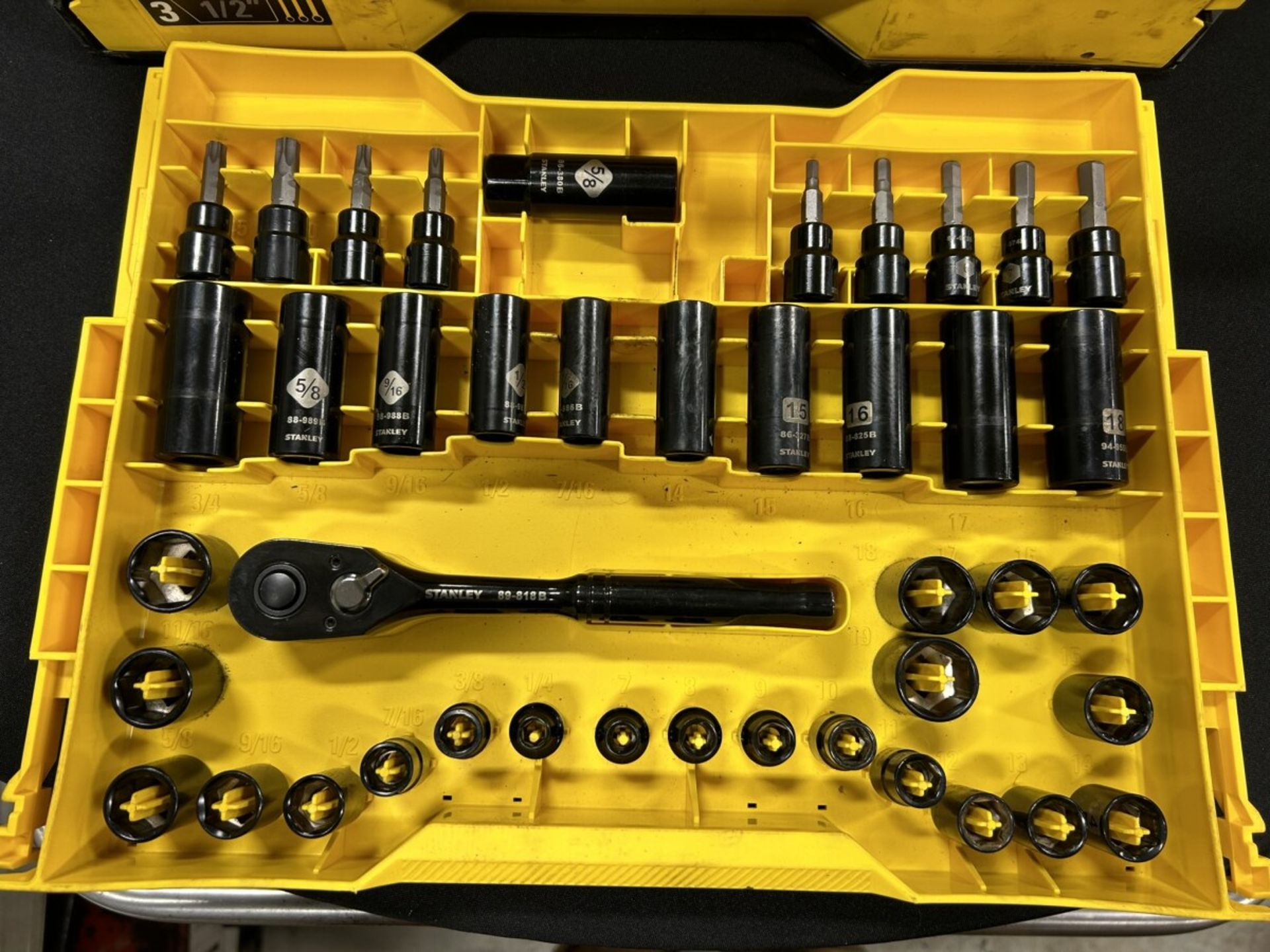 STANLEY PROFESSIONAL GRADE SOCKET SET