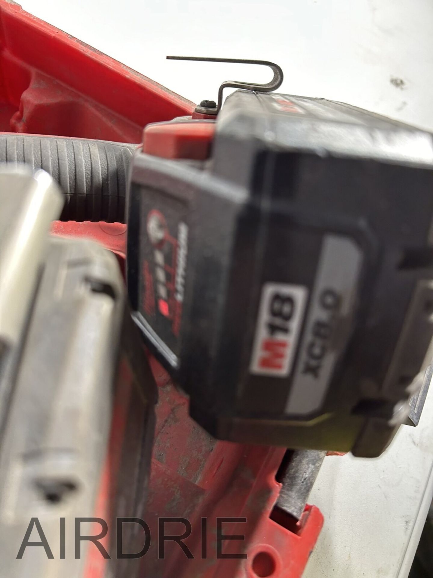 *OFFSITE* MILWAUKEE CORDLESS DRILL AND IMPACT DRIVER KIT W/ BATTERY AND CHARGER - Image 5 of 6