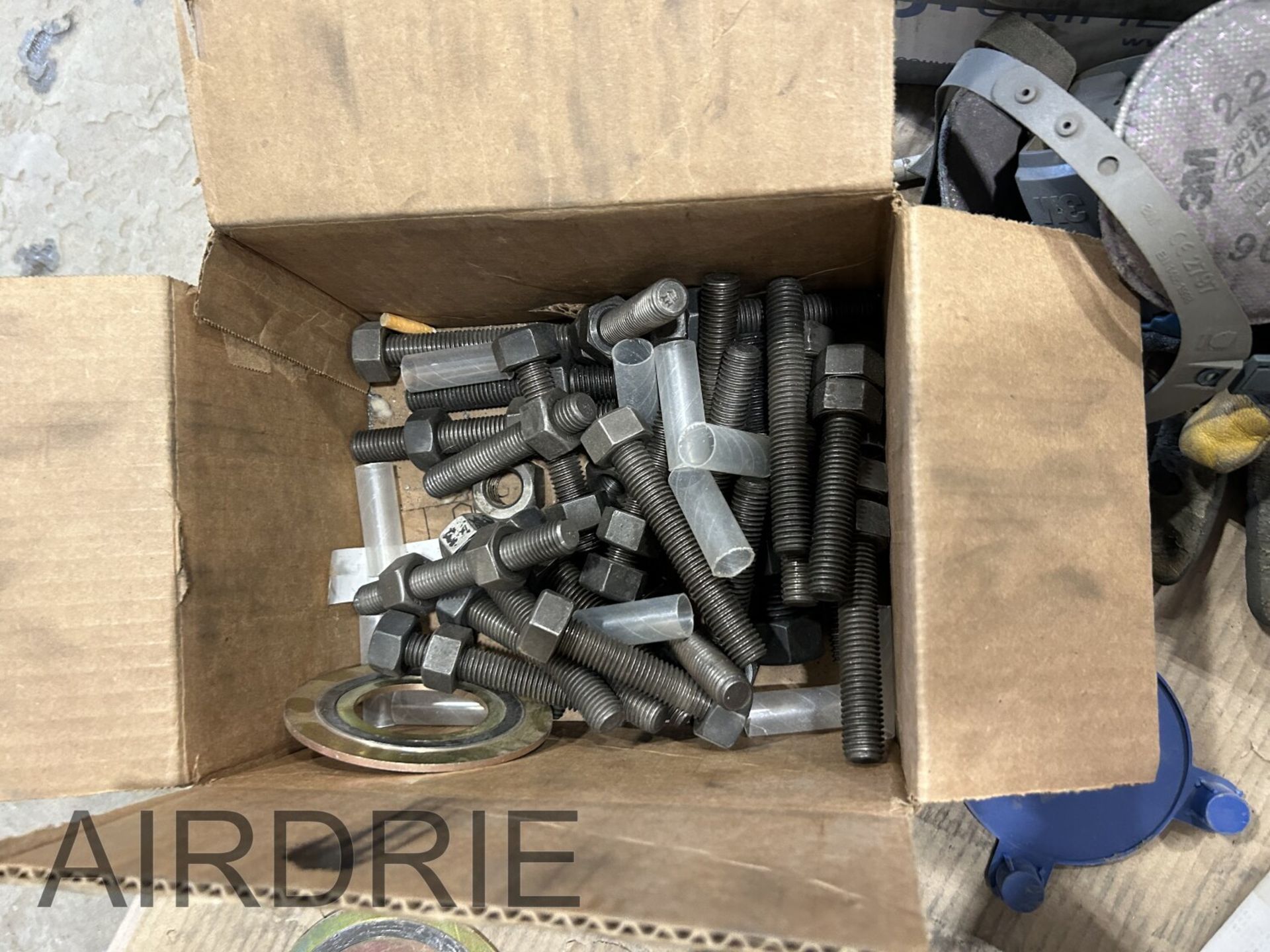 *OFFSITE* L/O ASSORTED STAINLESS UNIONS, FLANGES AND ASSORTED THREADED STUDS, BOLTS, GASKETS, ETC. - Bild 5 aus 6