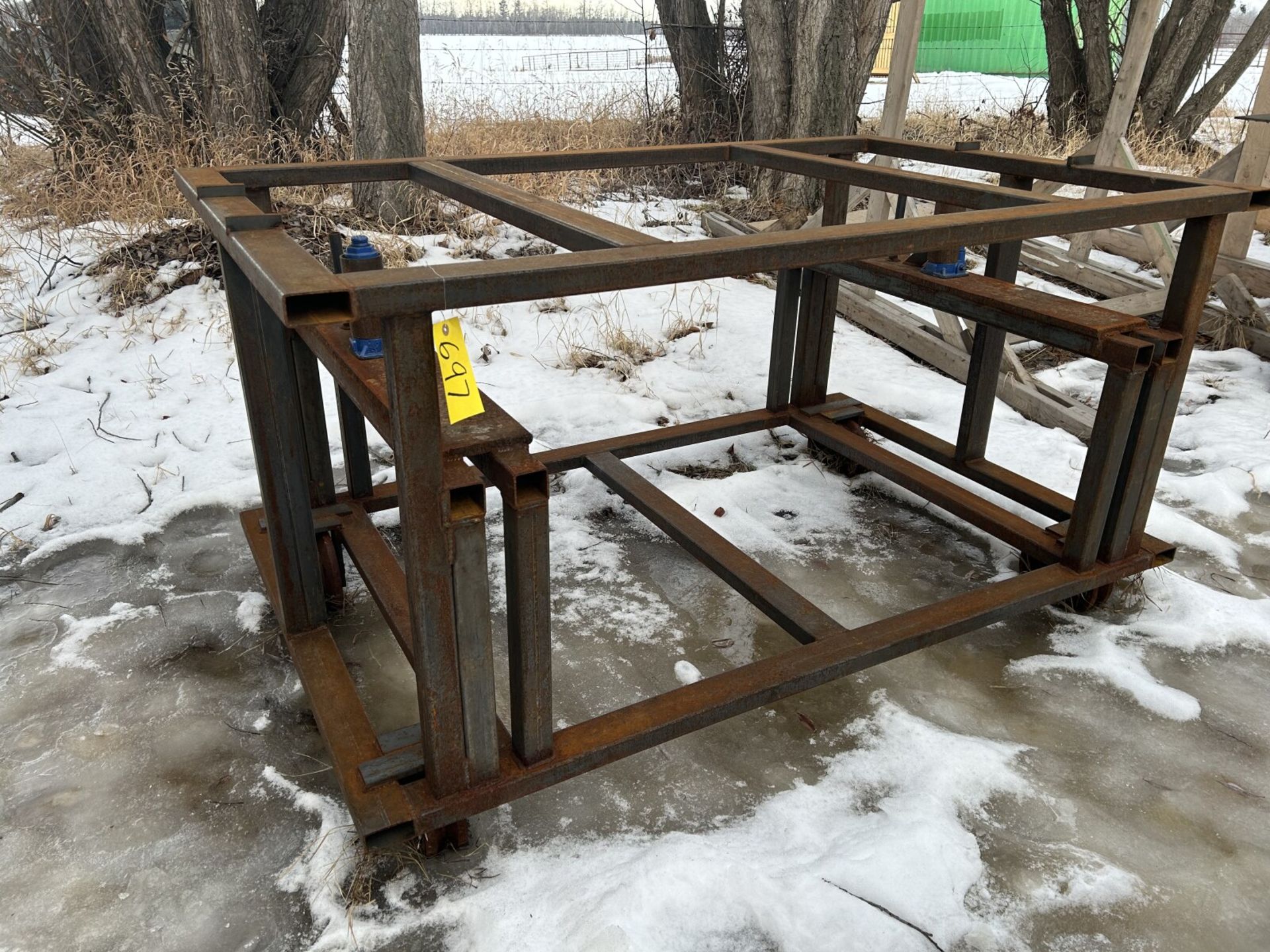 STEEL WELDING FRAME ON WHEELS 45"X72"