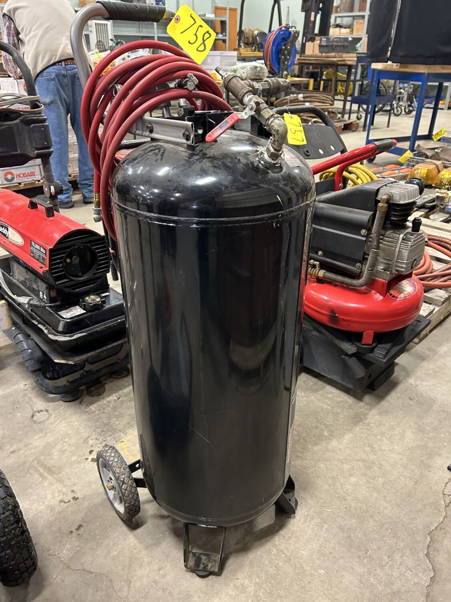 HUSKY PORTABLE AIR TANK & HOSE ON WHEELS