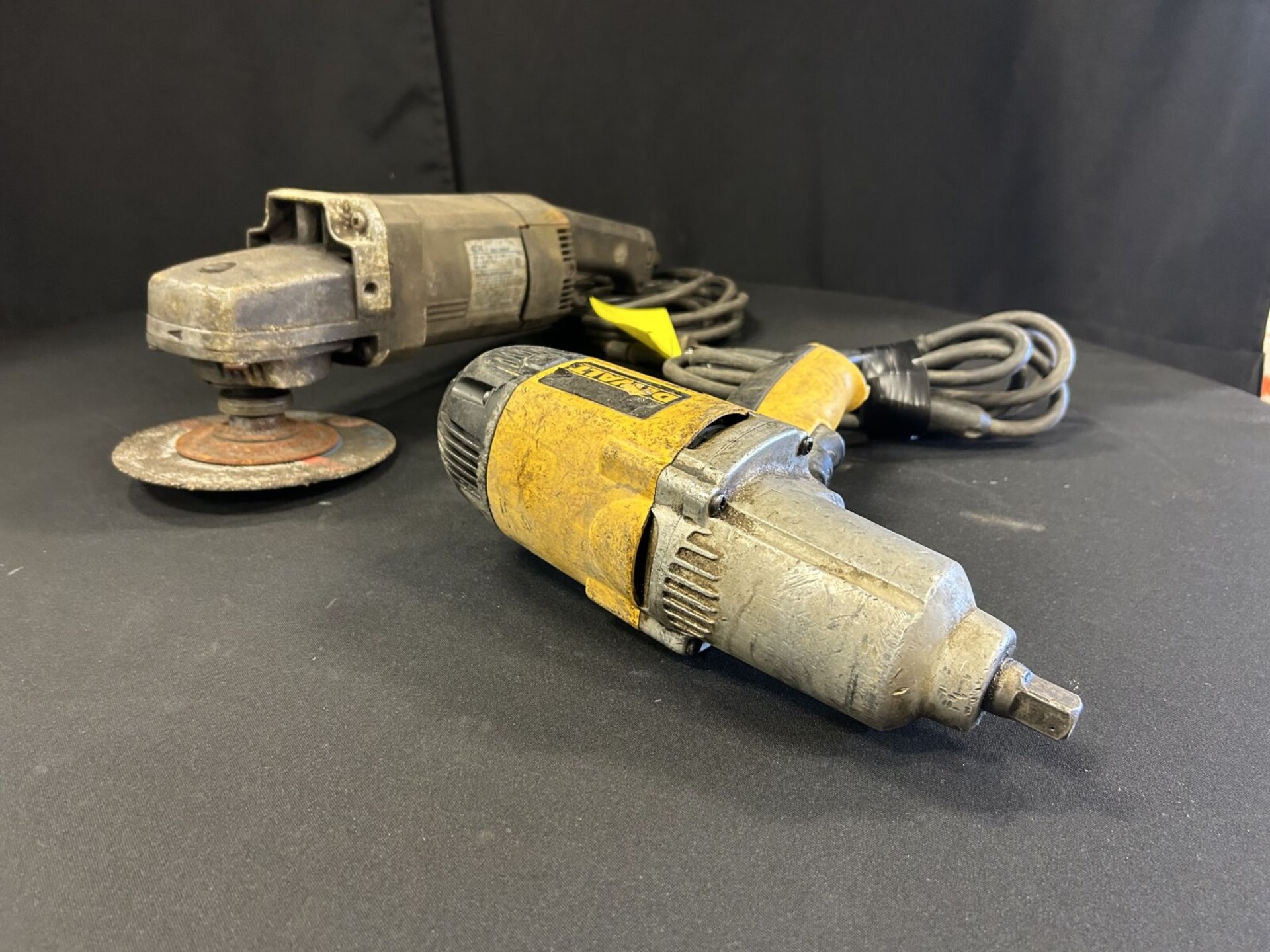 DEWALT 1/2" ELECTRIC IMPACT AND BLACK & DECKER 7" ELEC. ANGLE GRINDER - Image 4 of 6