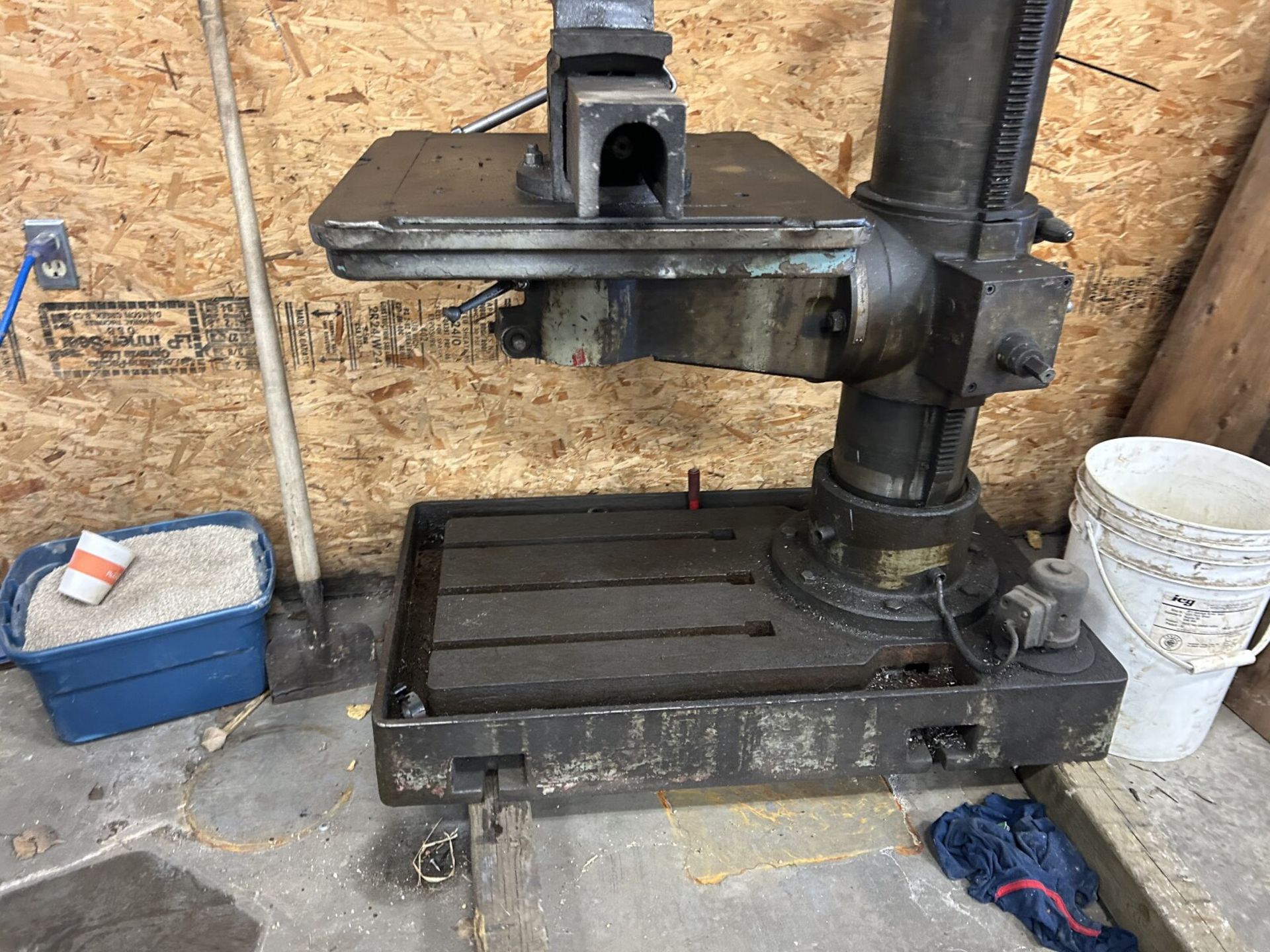 SUMMIT INDUSTRIAL DRILL PRESS S/N: 1024, 440V, 3PH, 5.1HP, JACOBS CHUCK #3 TAPER CHUCK, C/W 8" DRILL - Image 4 of 8