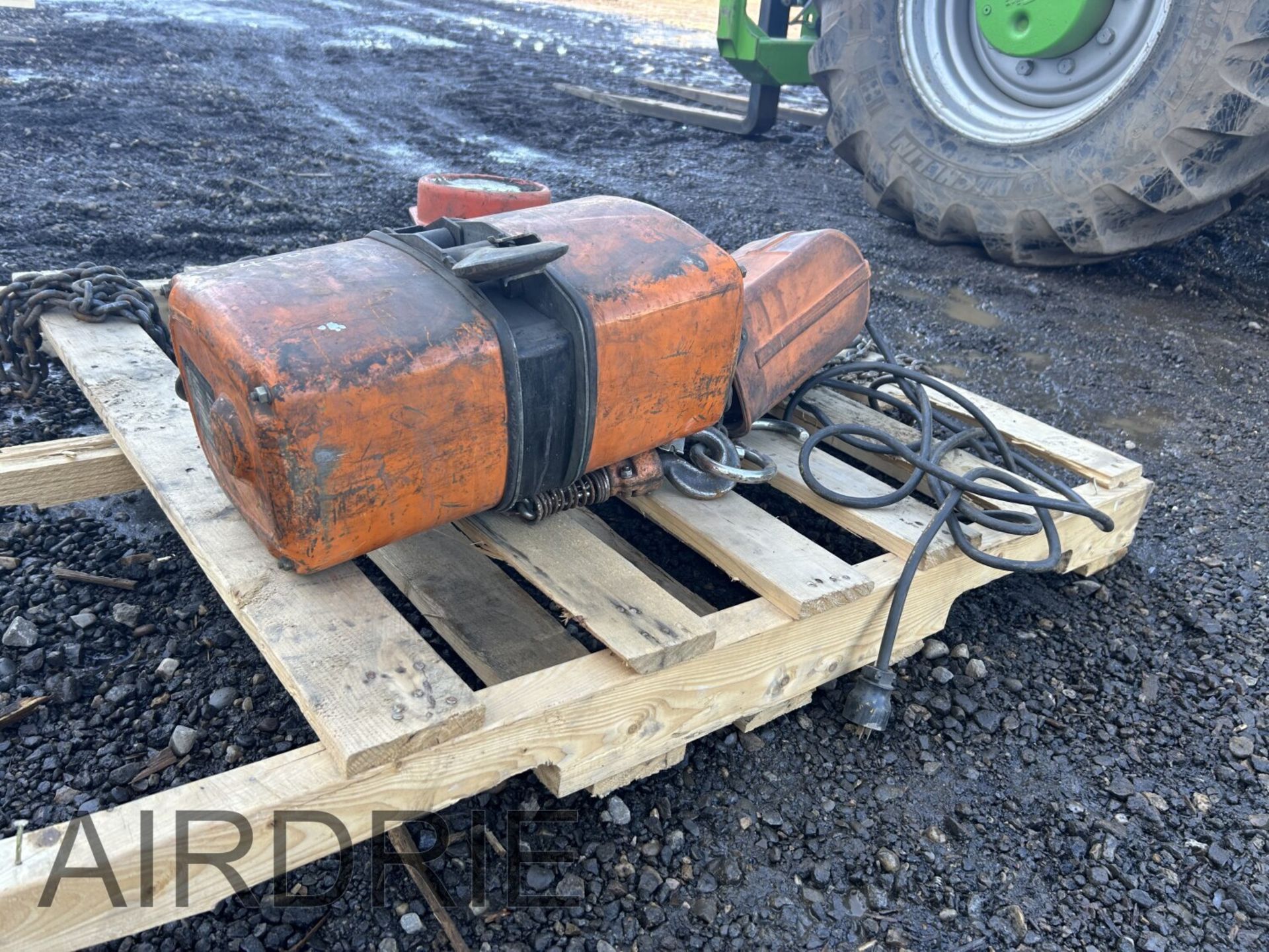 *OFFSITE* JET 1/4 TON ELECTRIC CHAIN HOIST 1/4 FI-1PH S/N: R093459004