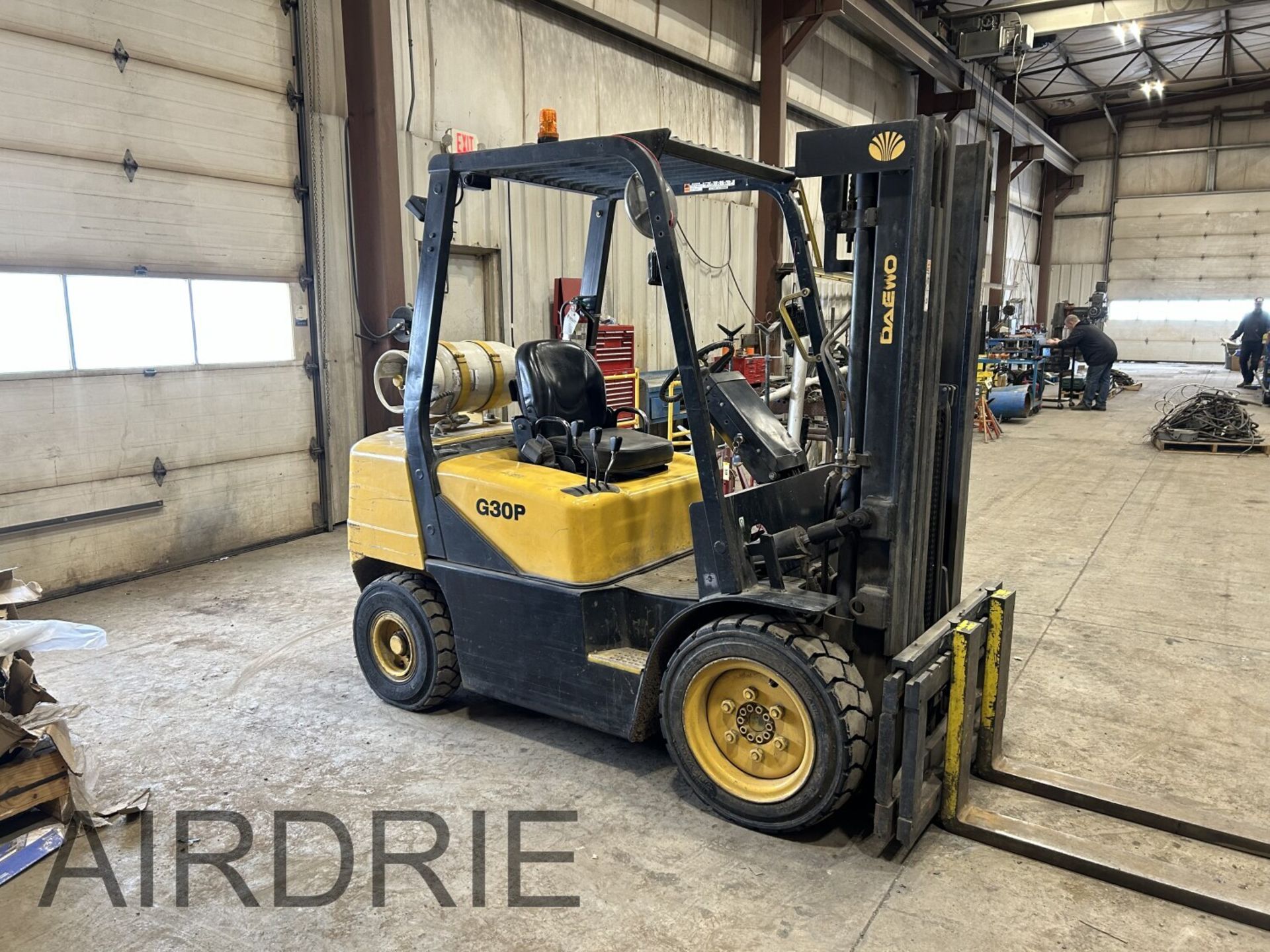 *OFFSITE* DAEWOO G30P 6,000 LB LPG FORKLIFT TRUCK, HYD. SIDE SHIFT, PNEUMATIC TIRES, 54"X5" FORKS, - Image 3 of 15