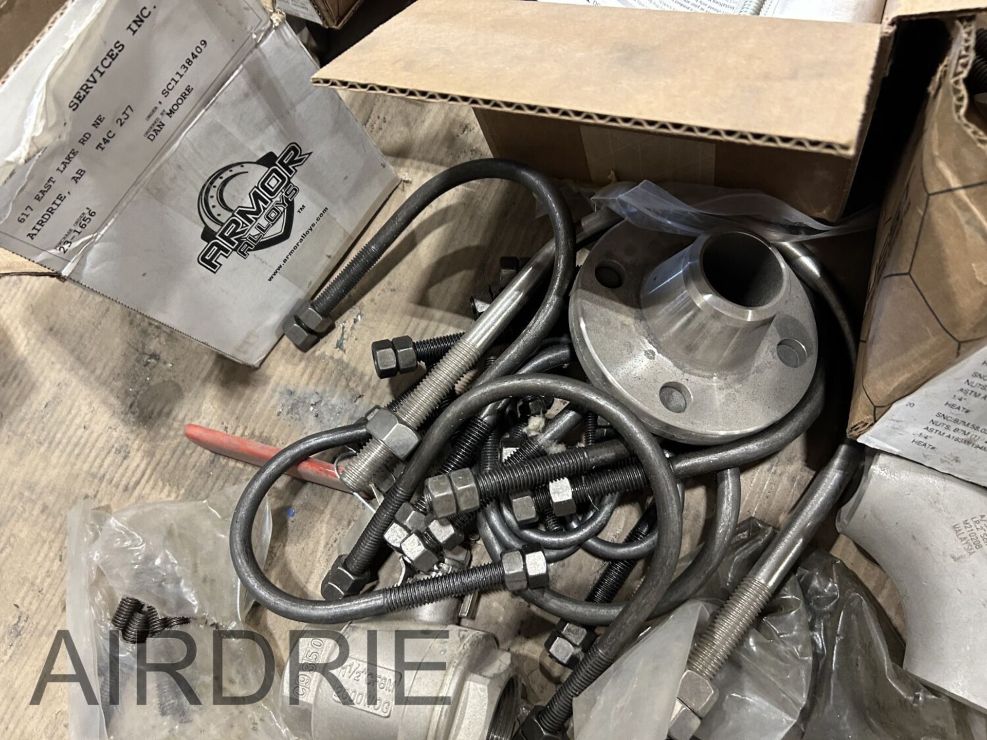 *OFFSITE* L/O ASSORTED STAINLESS UNIONS, FLANGES AND ASSORTED THREADED STUDS, BOLTS, GASKETS, ETC. - Bild 3 aus 6