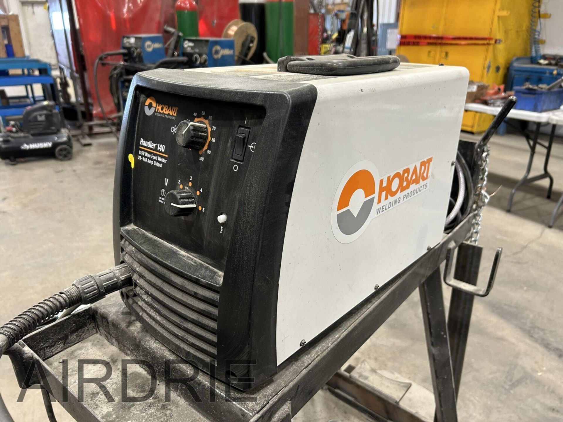 *OFFSITE* HOBART HANDLER 140 115V WIRE FEED WELDER 25-140 AMP OUTFEED ON CART S/N ND020403Y - Image 6 of 9