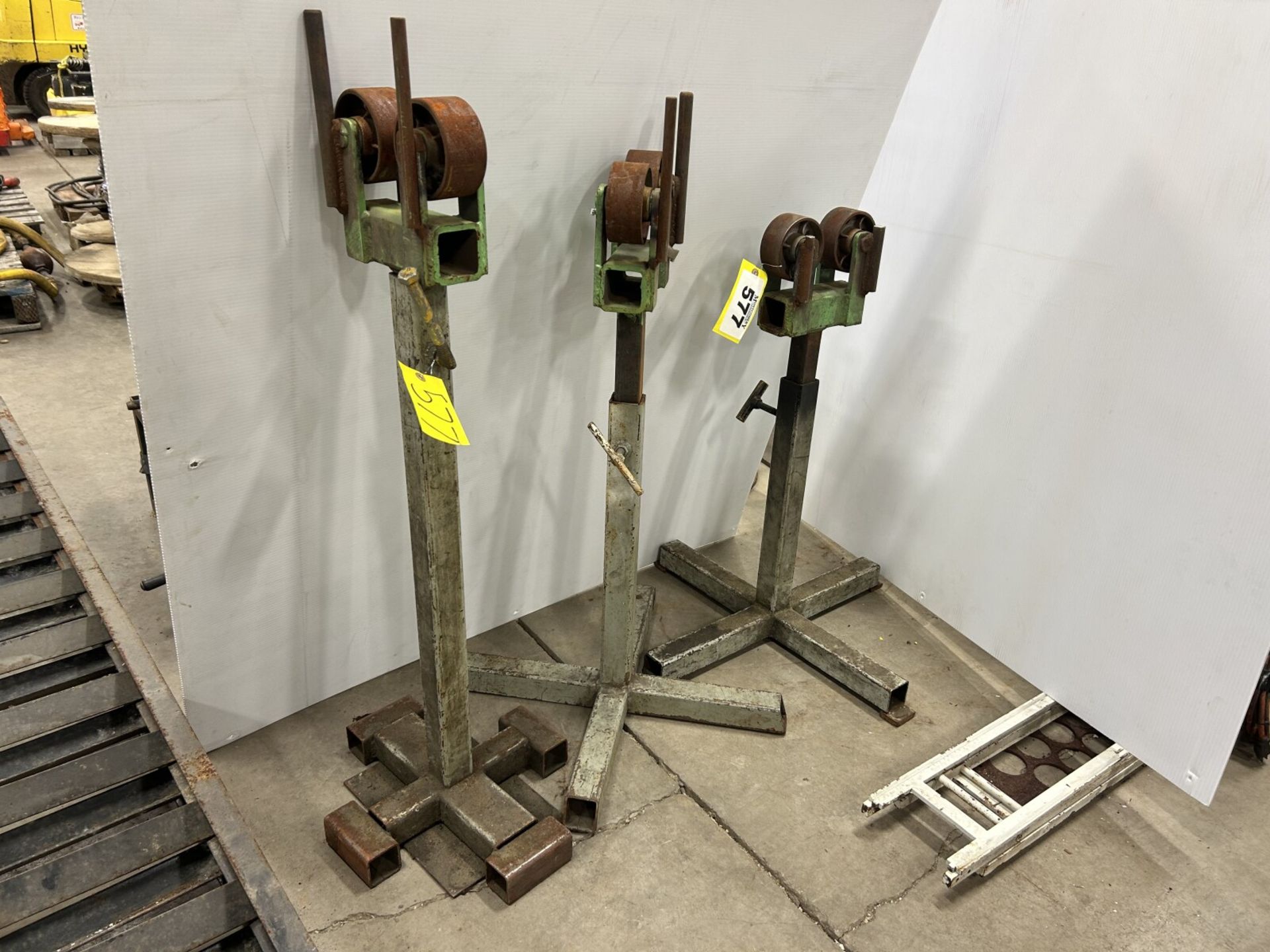 L/O - 3 - ROLLER STANDS