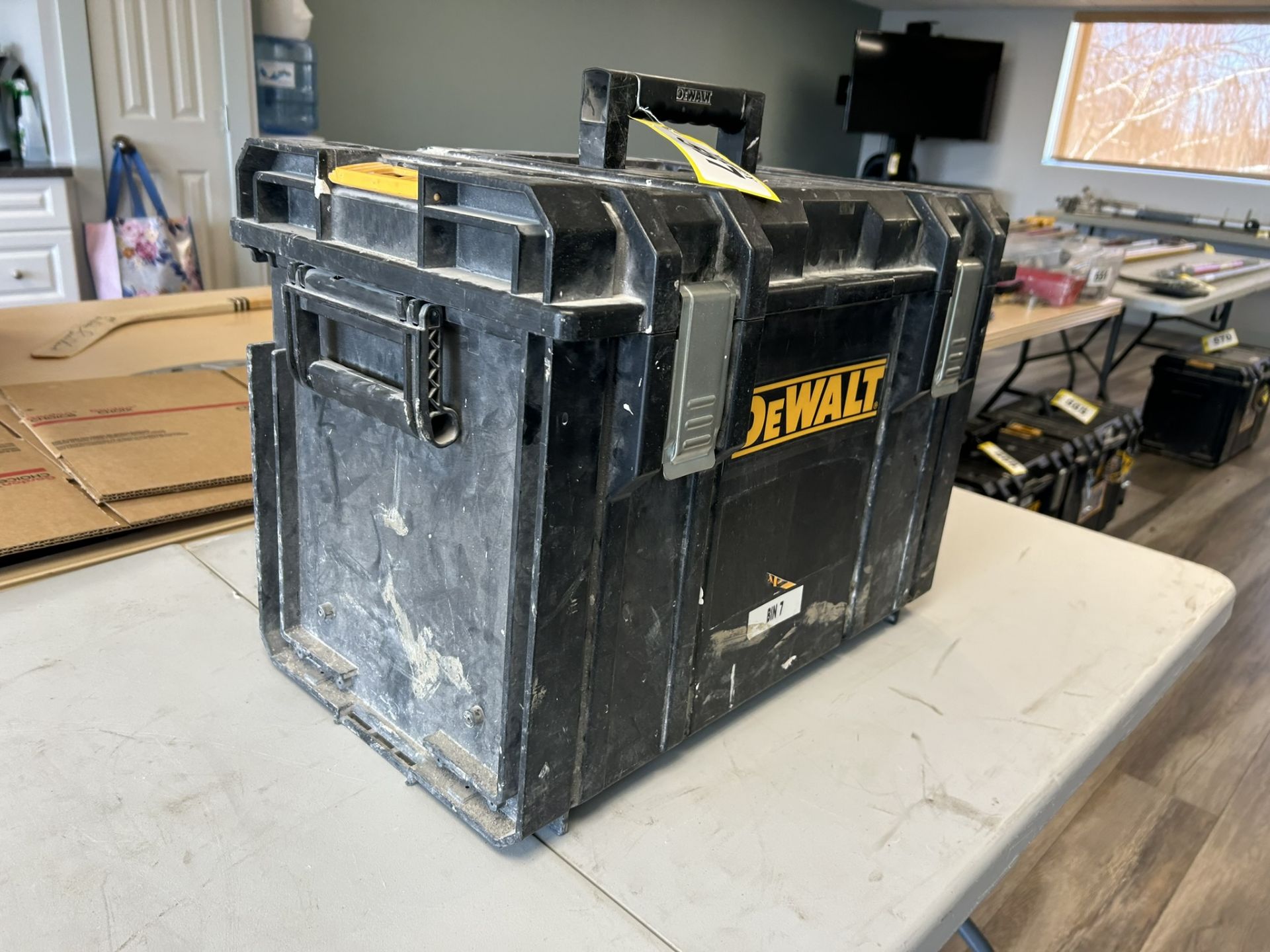 DEWALT TOUGH SYSTEM TOOL BOX 21"X12"X16" - Image 2 of 4