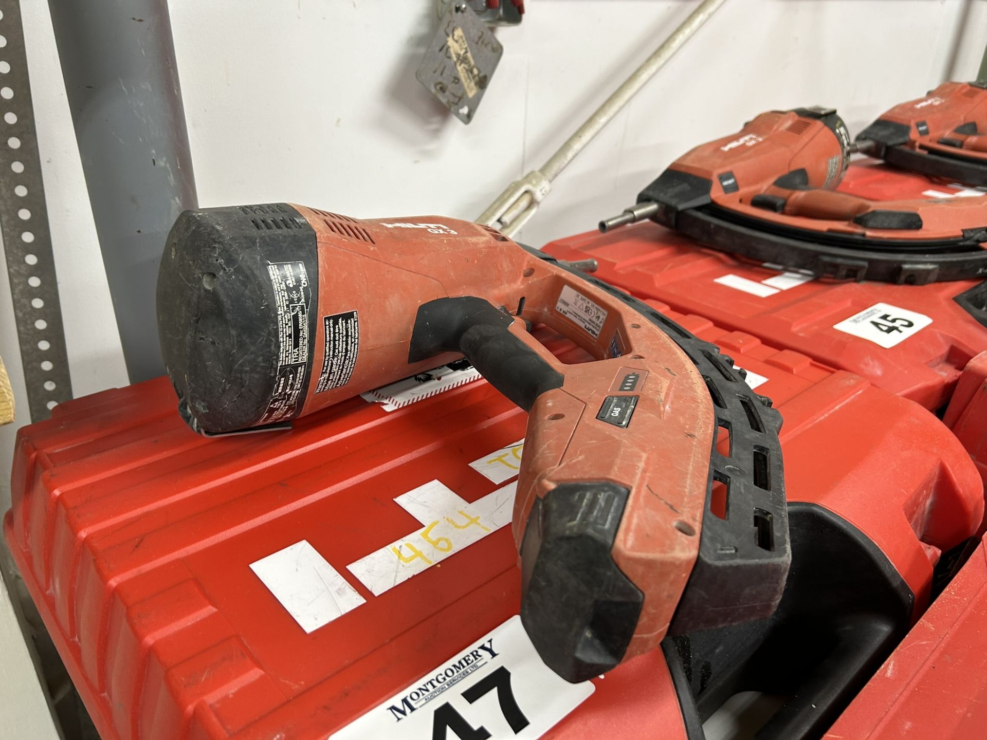 HILTI GX 3 GAS-ACTUATED FASTENING TOOL GAS NAILER WITH SINGLE POWER SOURCE FOR DRYWALL TRACK, - Image 4 of 6
