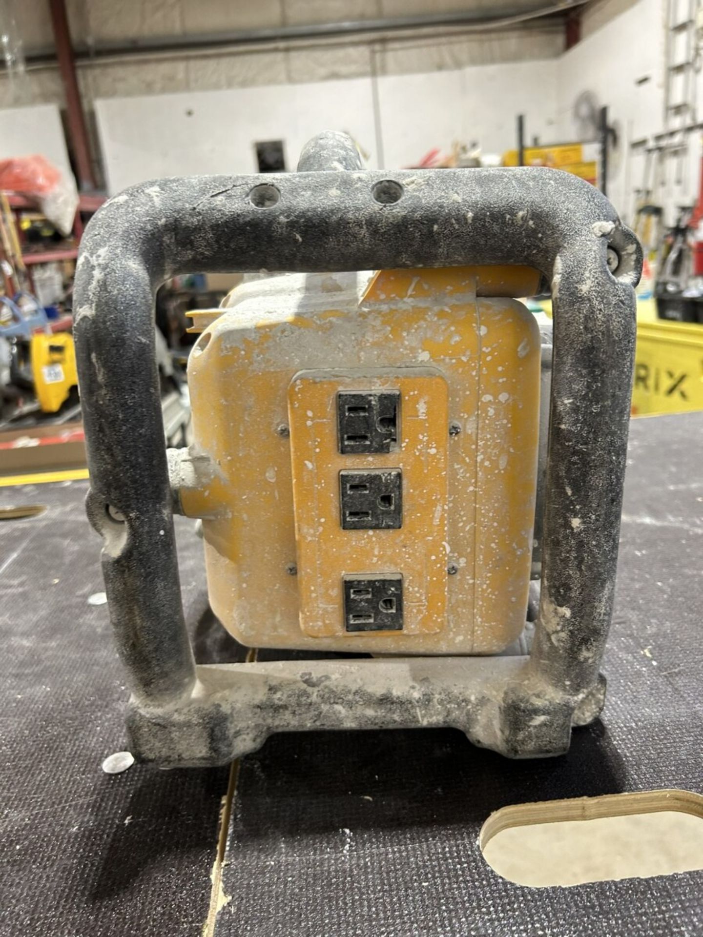 DEWALT JOBSITE STEREO - Image 3 of 6