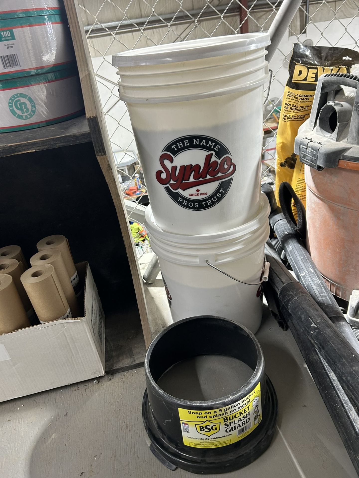 2-PAILS OF SYNKO DRYWALL JOINT COMPOUND AND BUCKET SPLASH GUARD