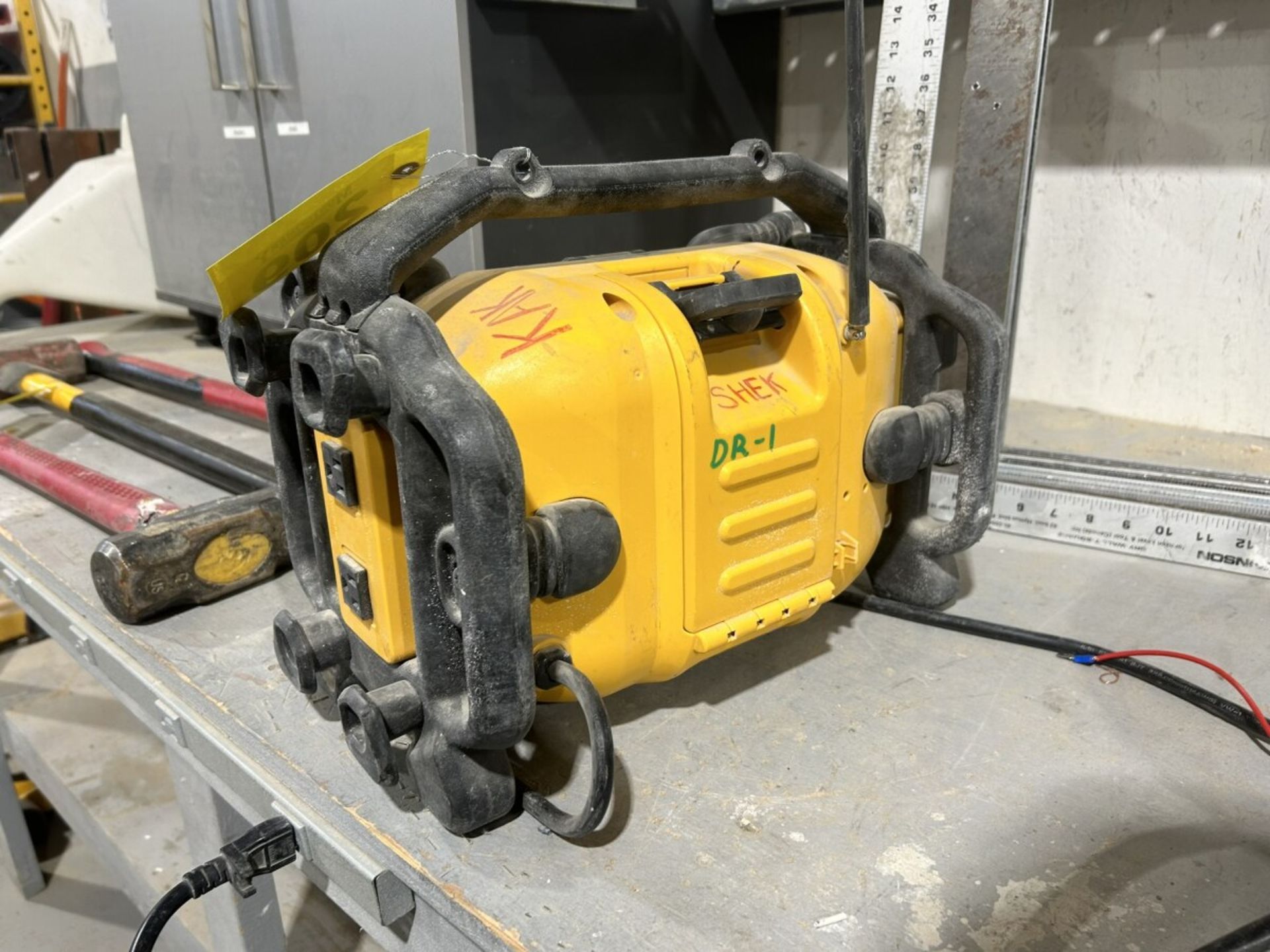 DEWALT JOBSITE STEREO - Image 3 of 4