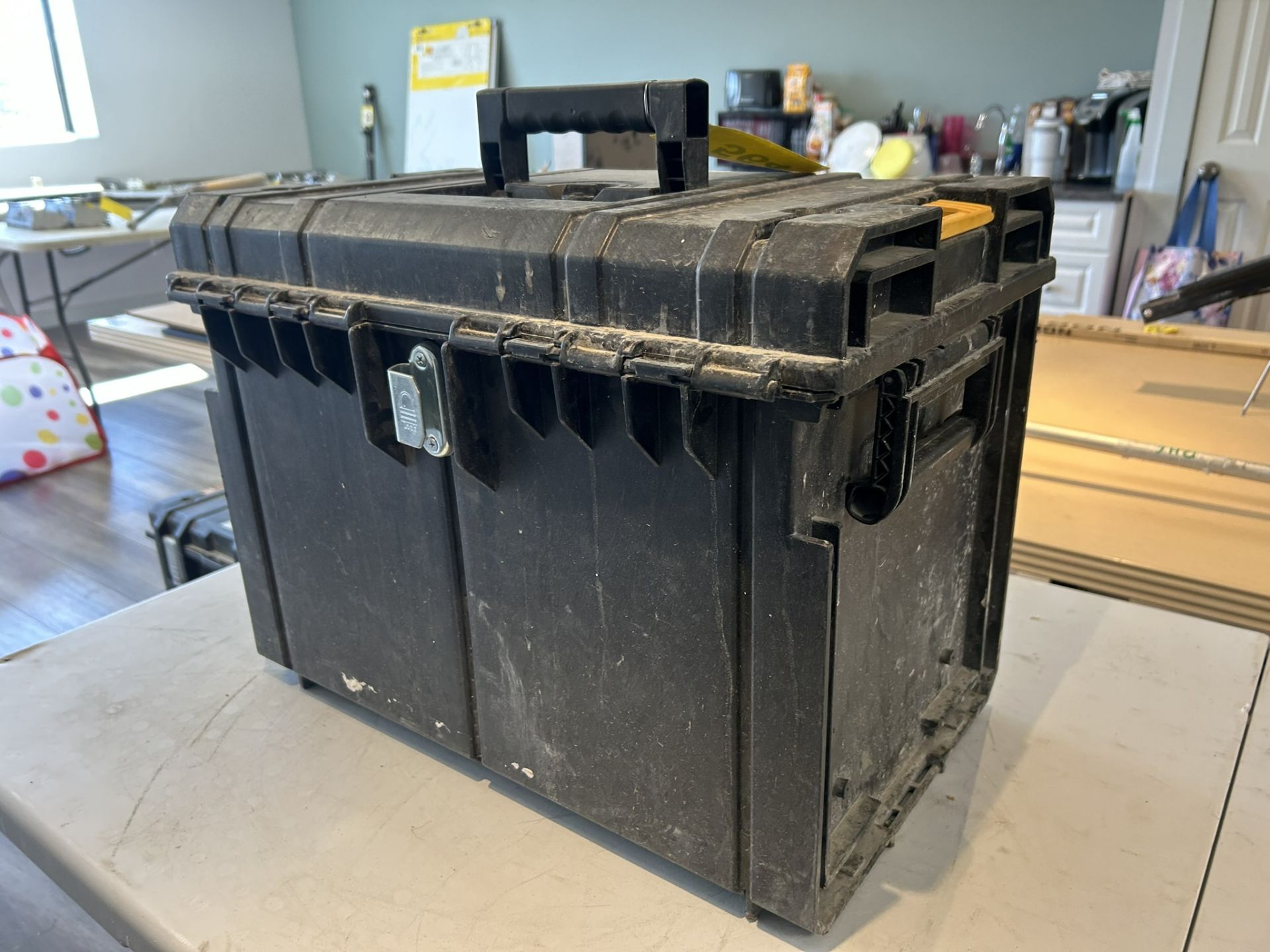 DEWALT TOUGH SYSTEM TOOL BOX 21"X12"X16" - Image 3 of 4