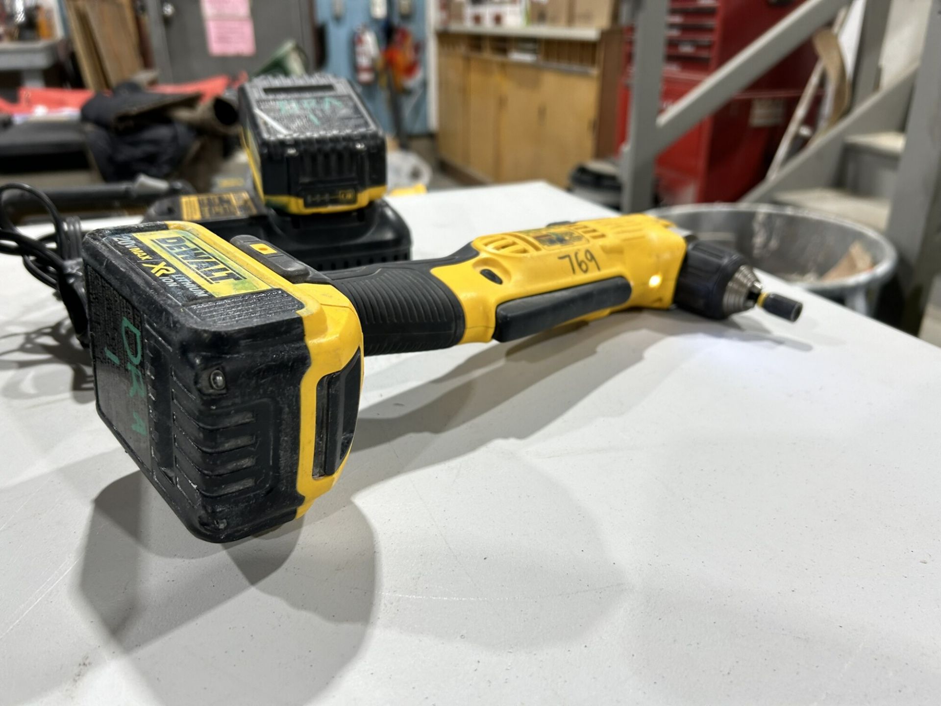 DEWALT CORDLESS RIGHT ANGLE DRILL W/ BATTERY AND CHARGER - Image 4 of 7