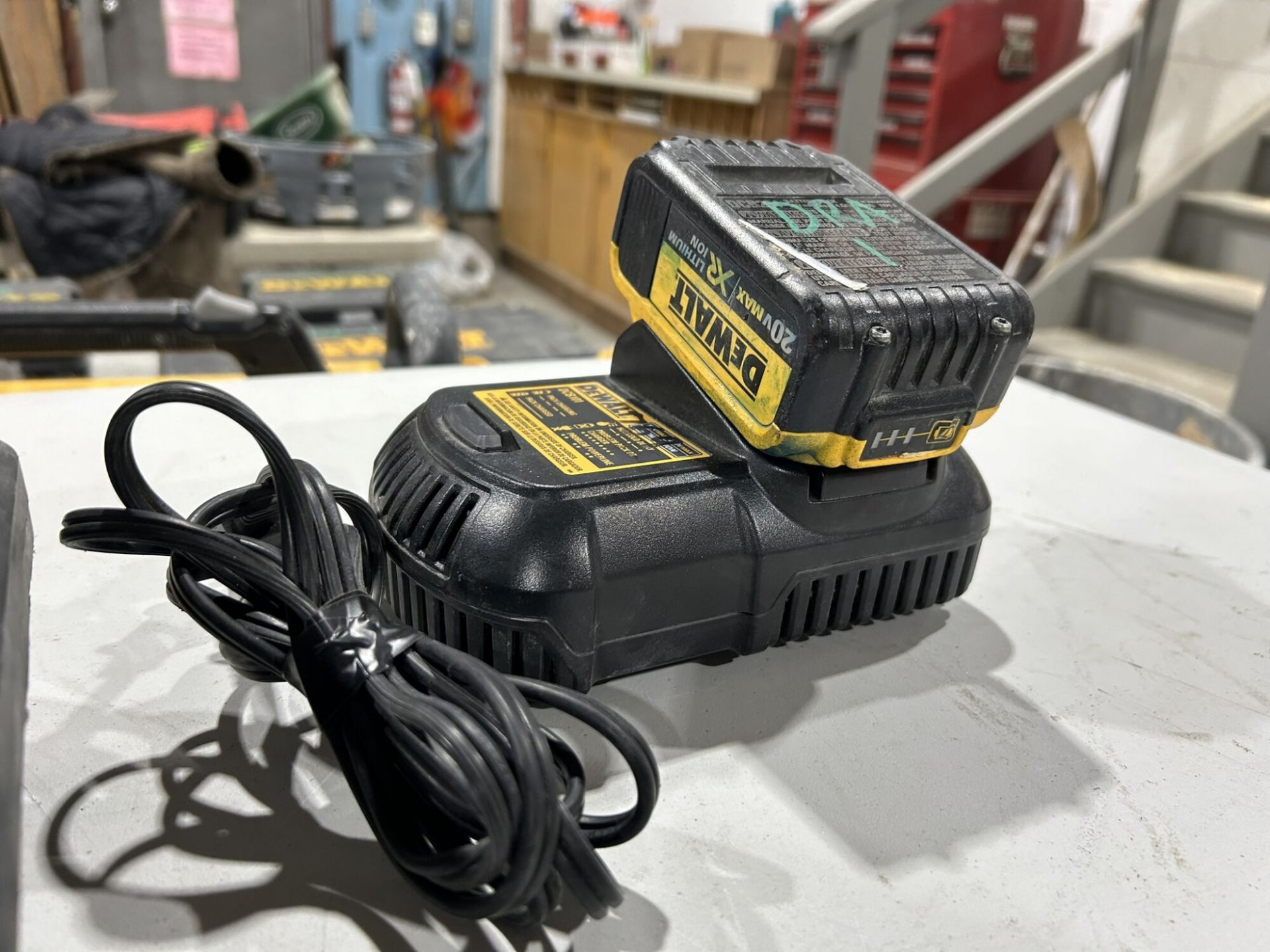 DEWALT CORDLESS RIGHT ANGLE DRILL W/ BATTERY AND CHARGER - Image 5 of 7
