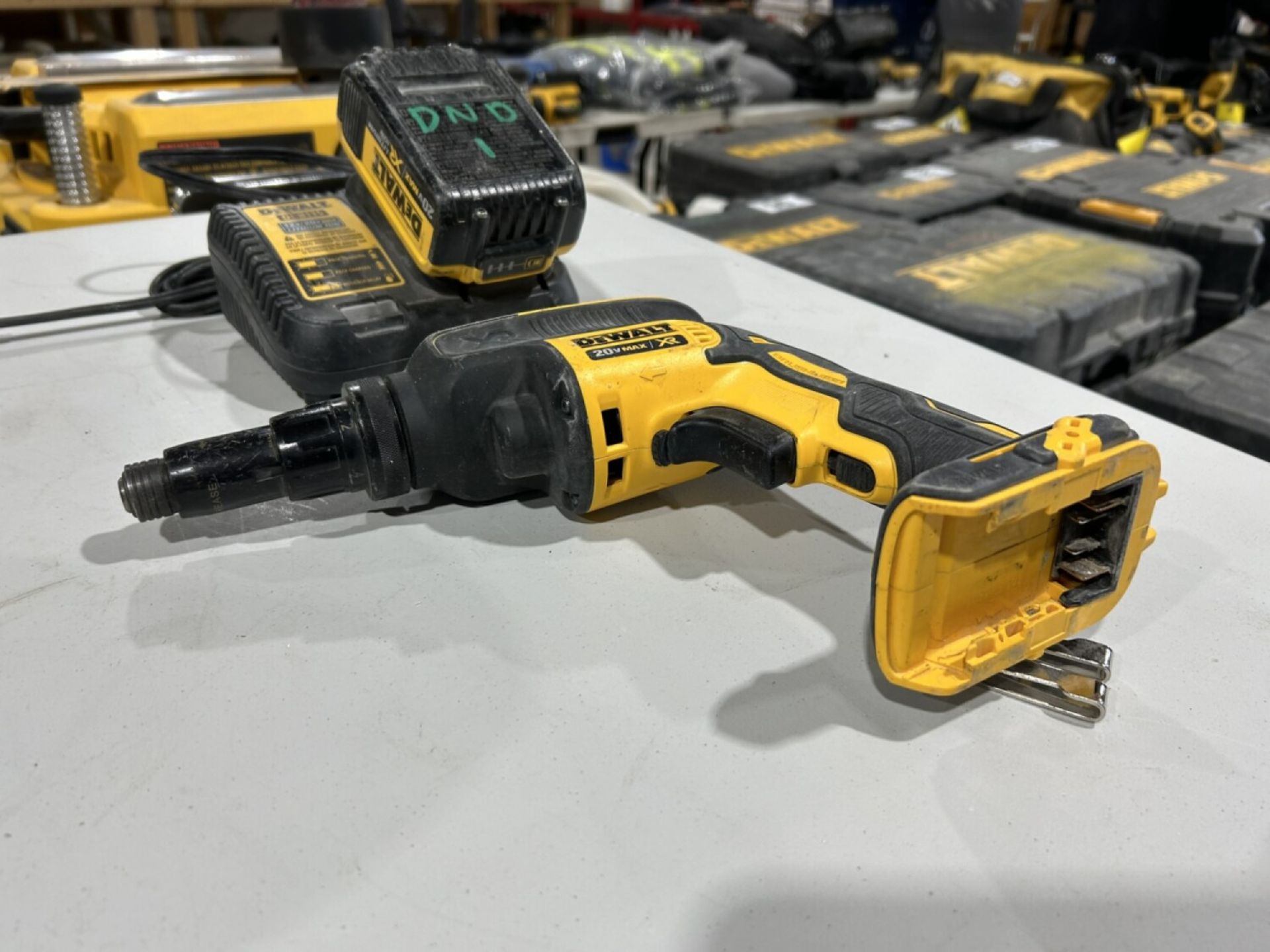 DEWALT CORDLESS SCREW GUN W/ BATTERY AND CHARGER - Image 3 of 5