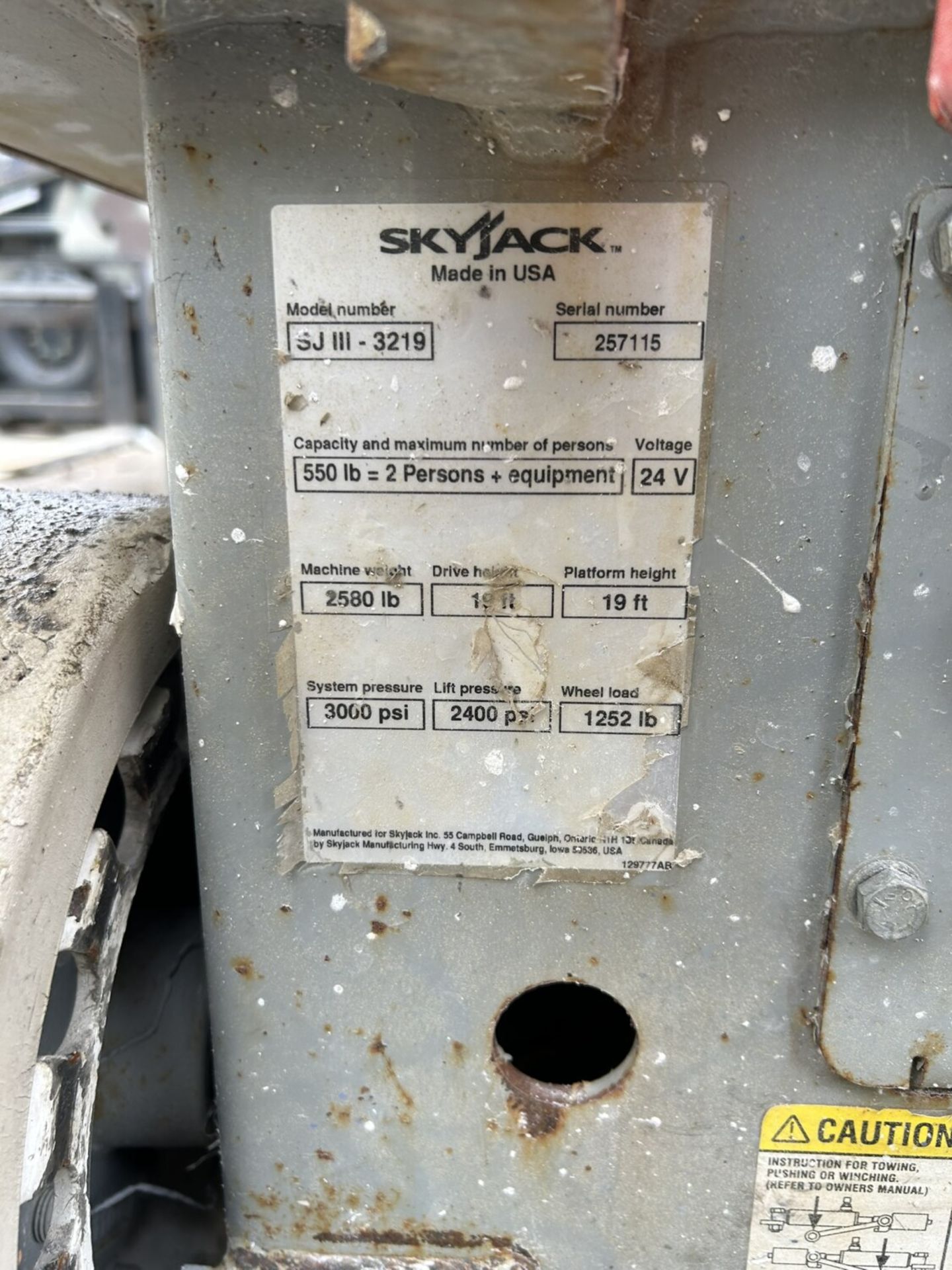SKYJACK SJ III-3219 24V ELEC. SCISSOR LIFT, 19 FT PLATFORM HEIGHT, SOLID TIRE, S/N 257115 - Image 7 of 8