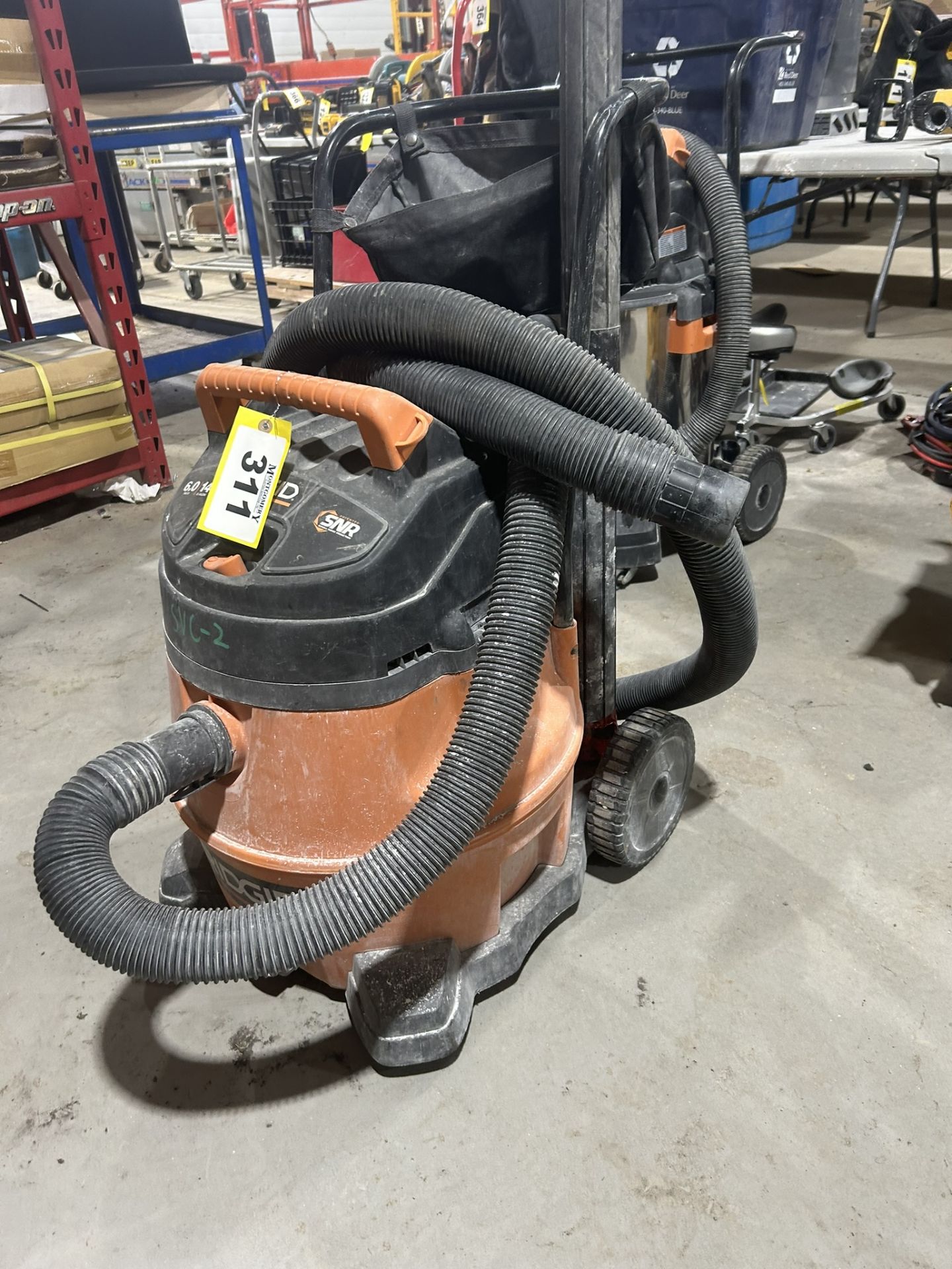 RIDGID 14 GAL. WET/DRY SHOP VACUUM - Image 3 of 5