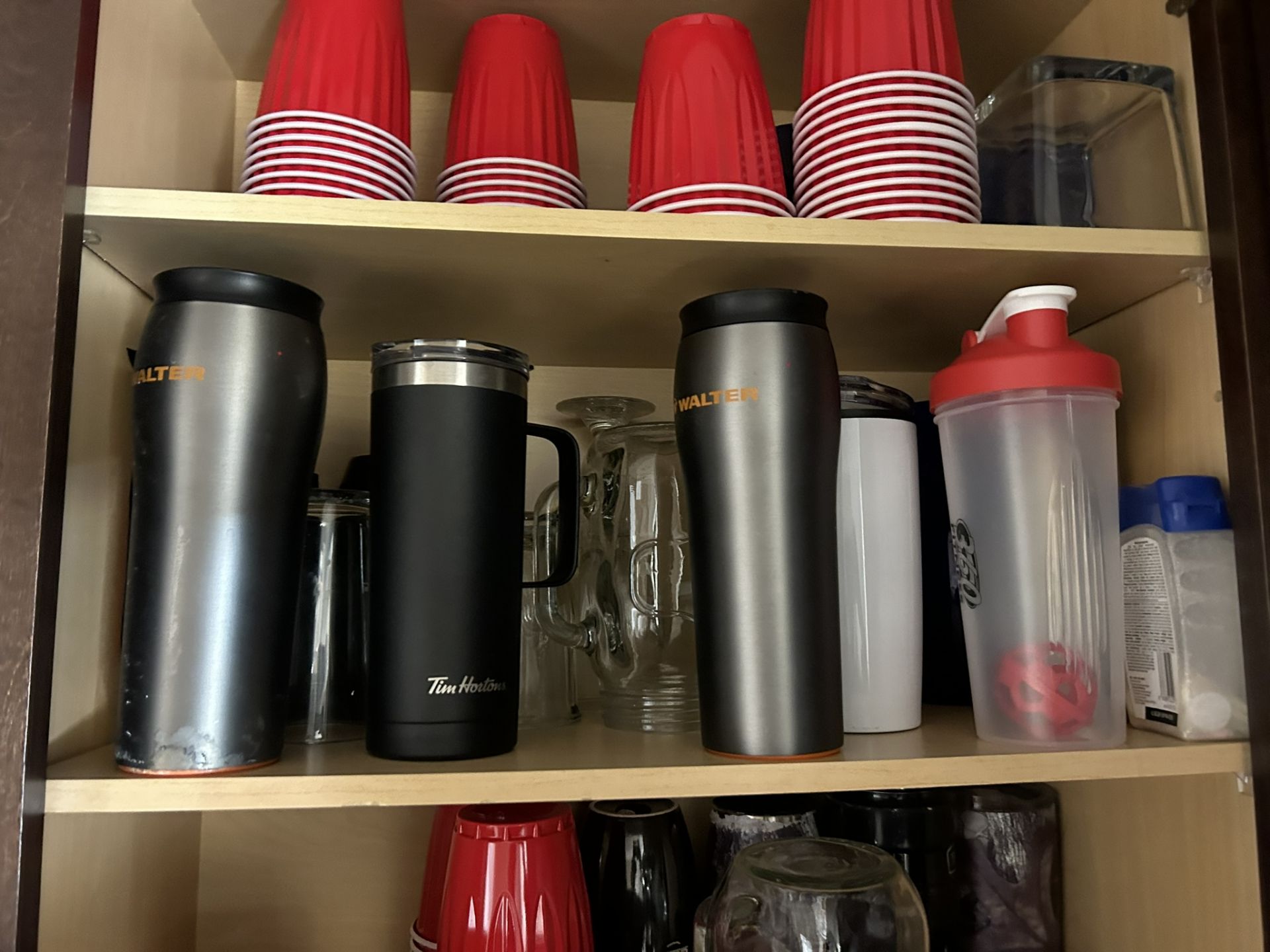 L/O ASSORTED GLASSES, INSULATED TRAVEL MUGS, CUPS, ETC. - Image 6 of 7